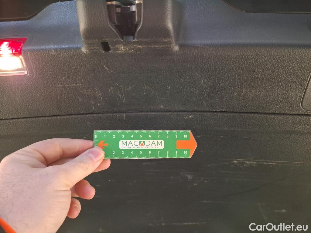  Mercedes  GLB MERCEDES-BENZ  / 2019 / 5P / SUV  200 d Business Line #7