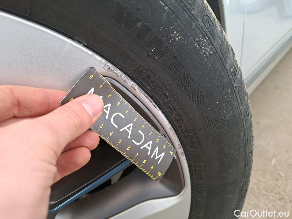  Hyundai   Ioniq HYUNDAI 5p Berline Plug-in Executive #10