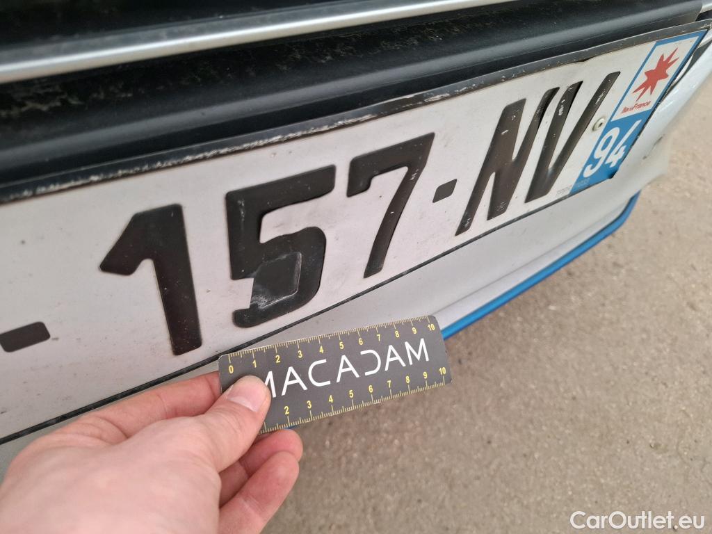  Hyundai   Ioniq HYUNDAI 5p Berline Plug-in Executive #40