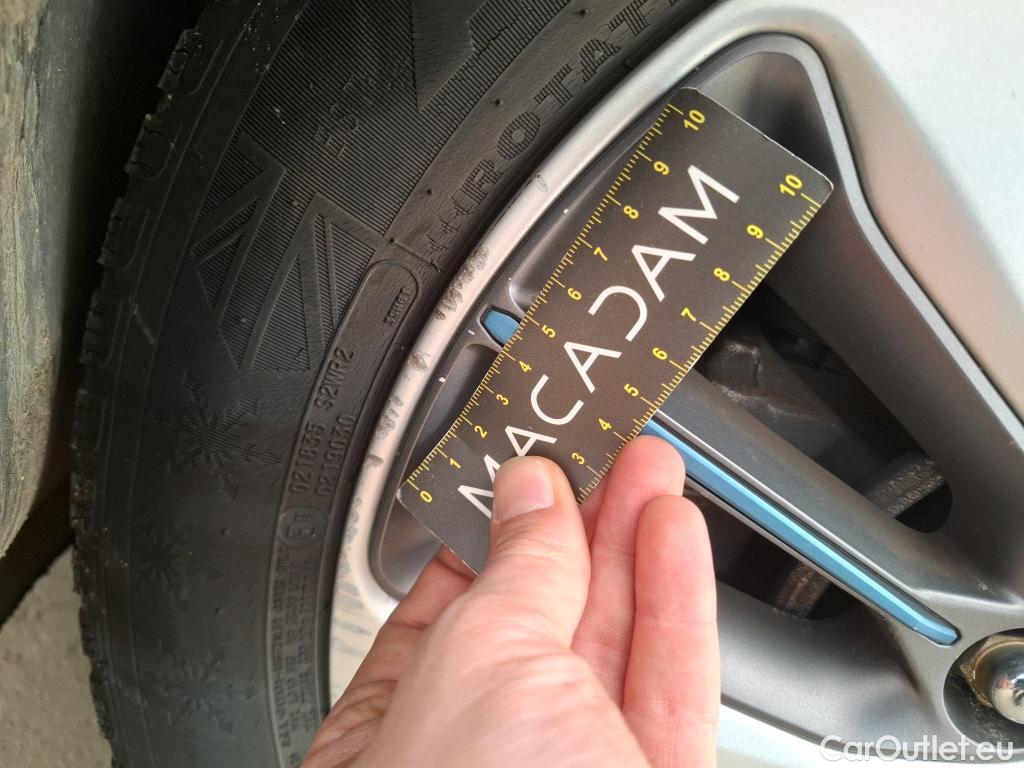  Hyundai   Ioniq HYUNDAI 5p Berline Plug-in Executive #8