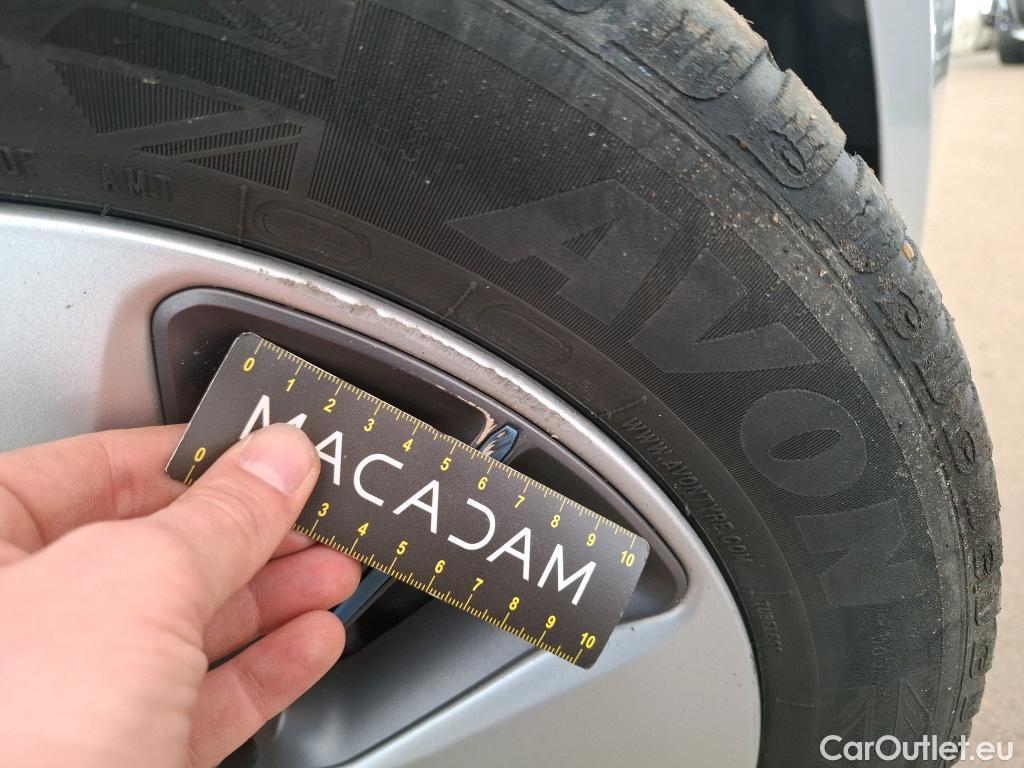  Hyundai   Ioniq HYUNDAI 5p Berline Plug-in Executive #16