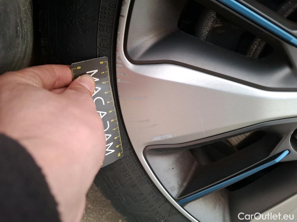  Hyundai   Ioniq HYUNDAI 5p Berline Plug-in Executive #7