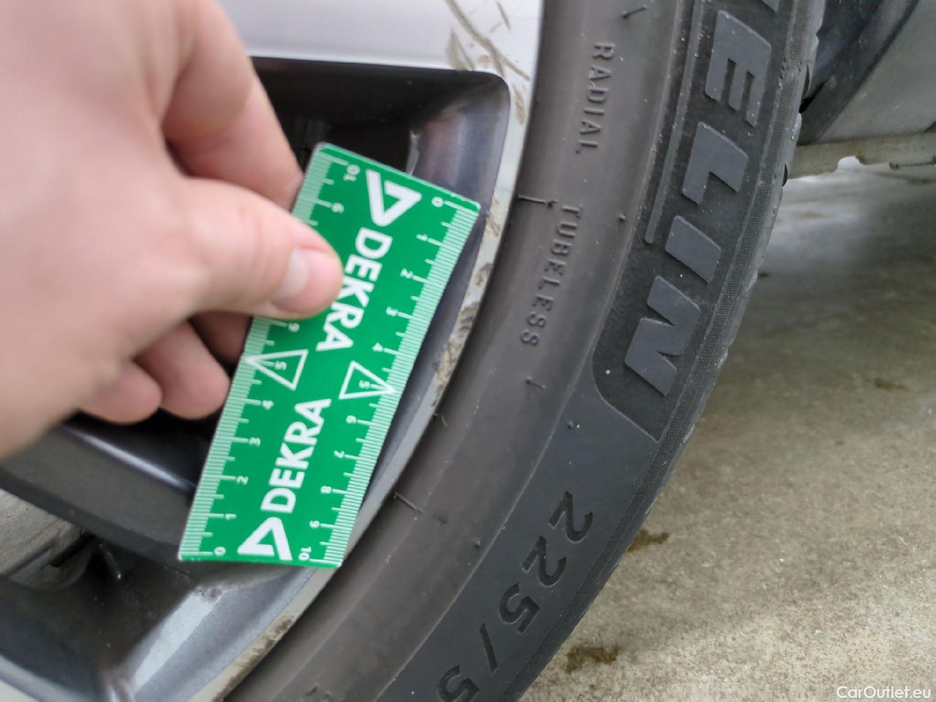  Peugeot  3008  II Allure 1.5 HDi 130CV BVA8 E6d #38