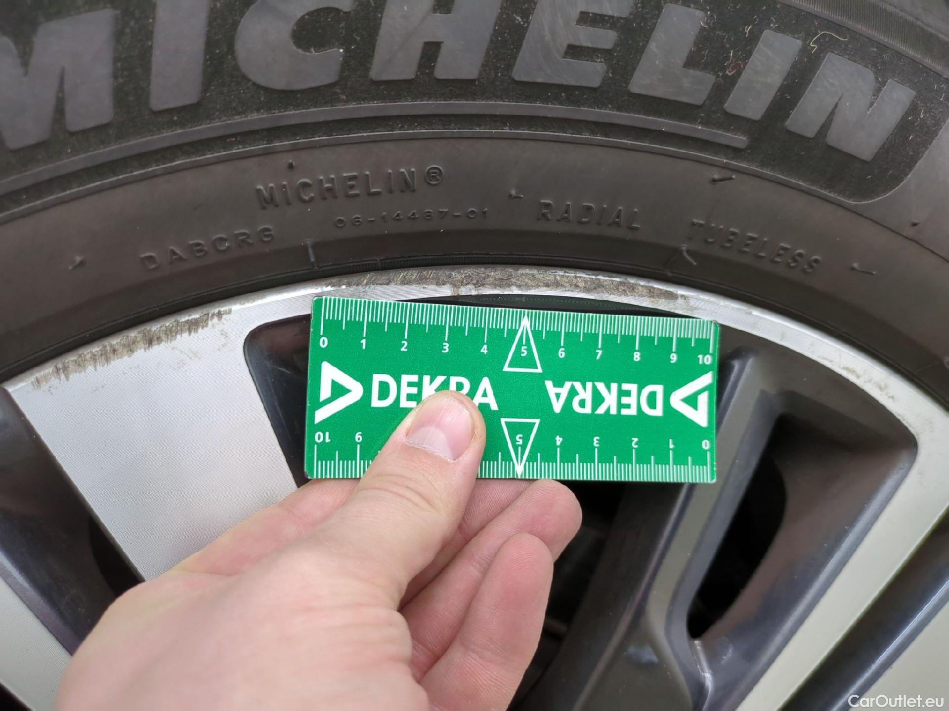  Peugeot  3008  II Allure 1.5 HDi 130CV BVA8 E6d #26