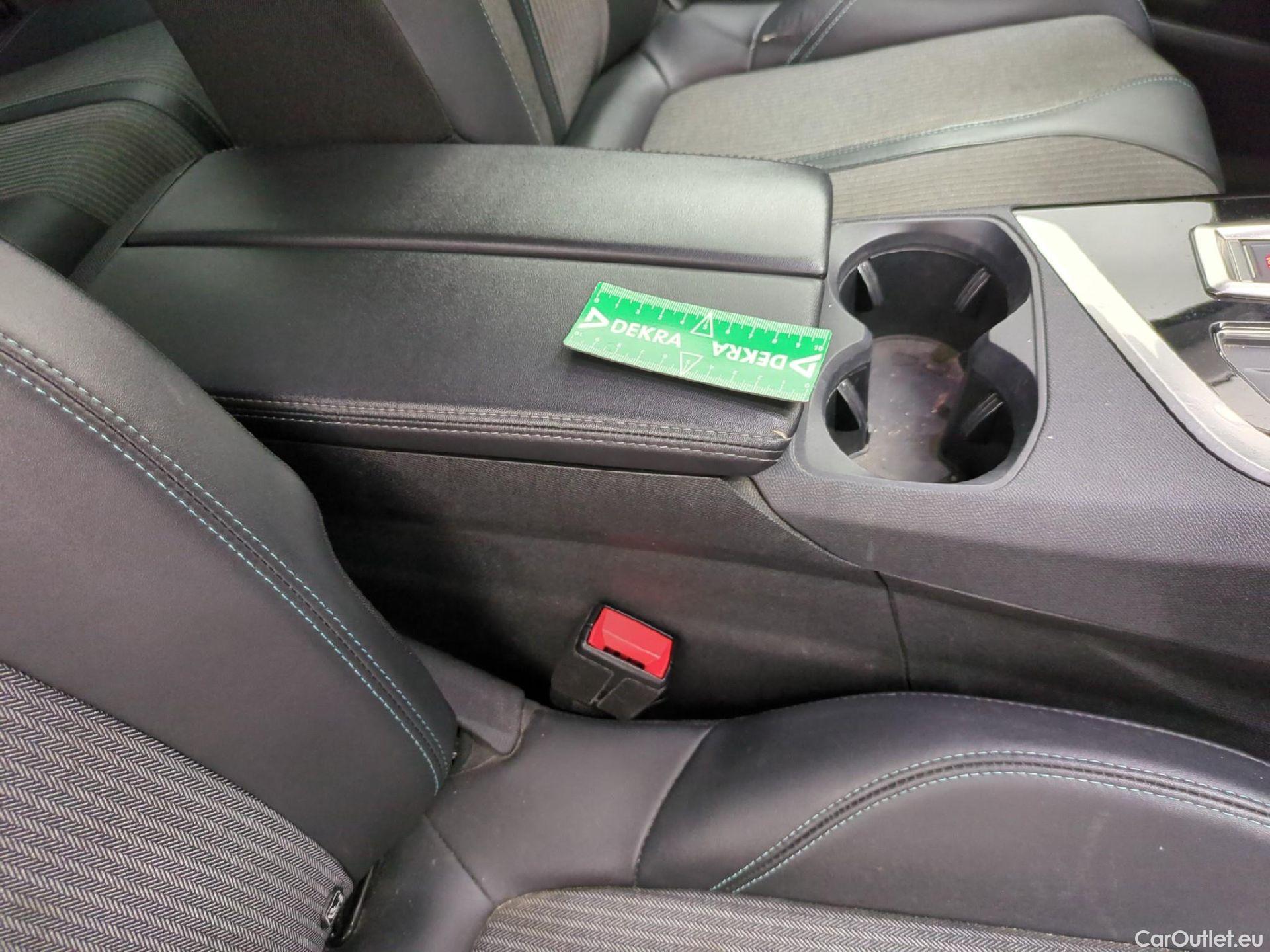  Peugeot  3008  II Allure 1.5 HDi 130CV BVA8 E6d #9