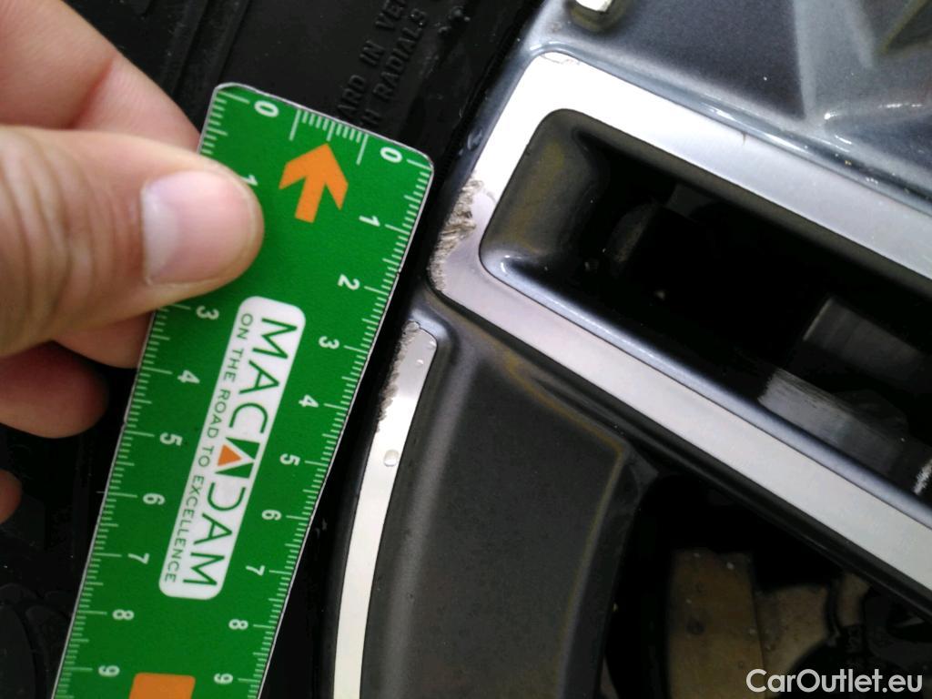  Mercedes  G-Klasee MERCEDES-BENZ GLC / 2019 / 5P / SUV GLC 300 de AMG Line 4Matic #9