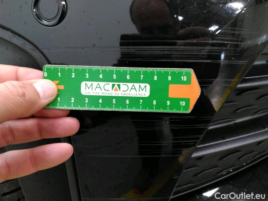  Mercedes  G-Klasee MERCEDES-BENZ GLC / 2019 / 5P / SUV GLC 300 de AMG Line 4Matic #11