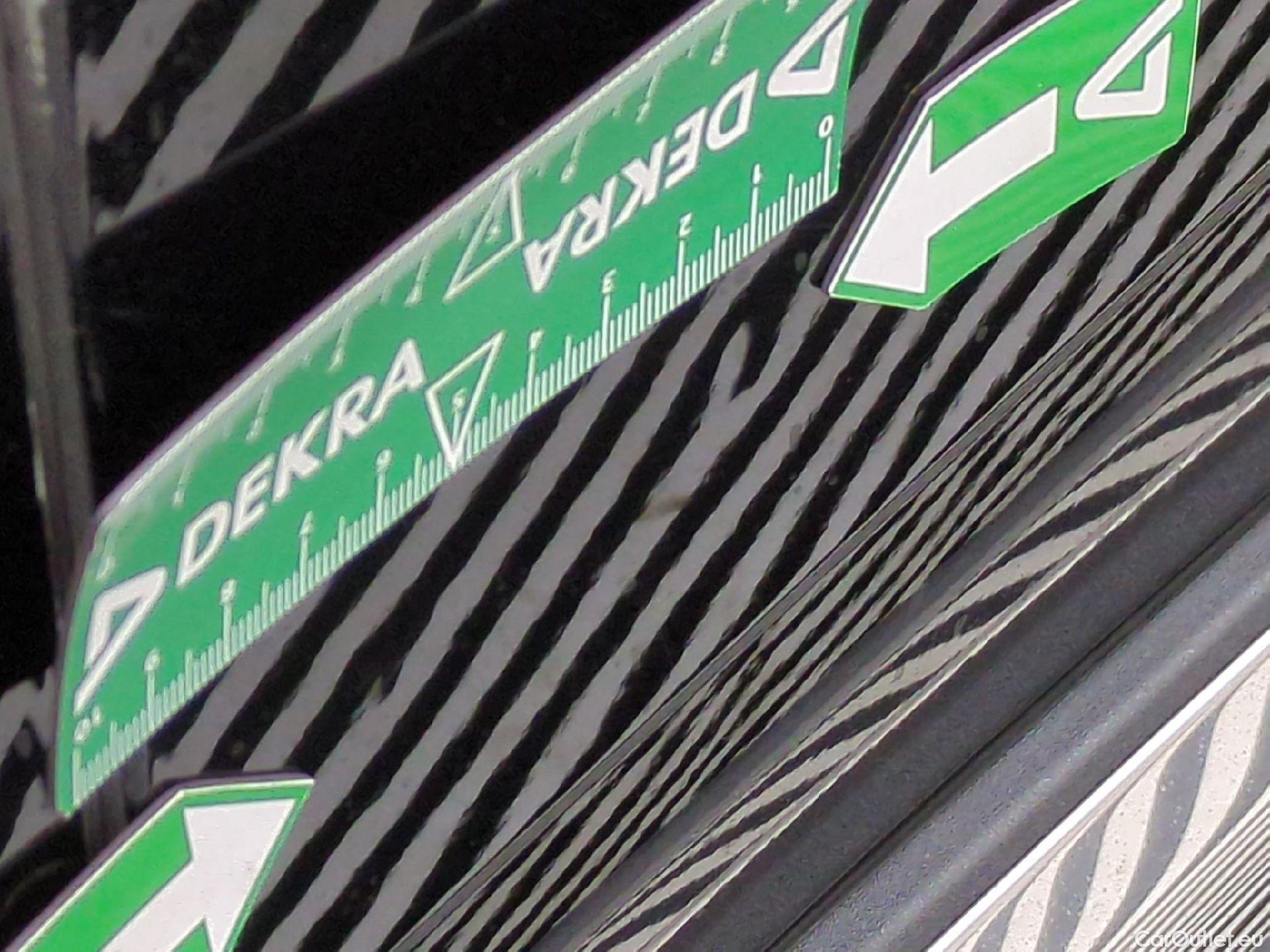  Peugeot  3008  II Allure 1.5 HDi 130CV BVA8 E6d #66