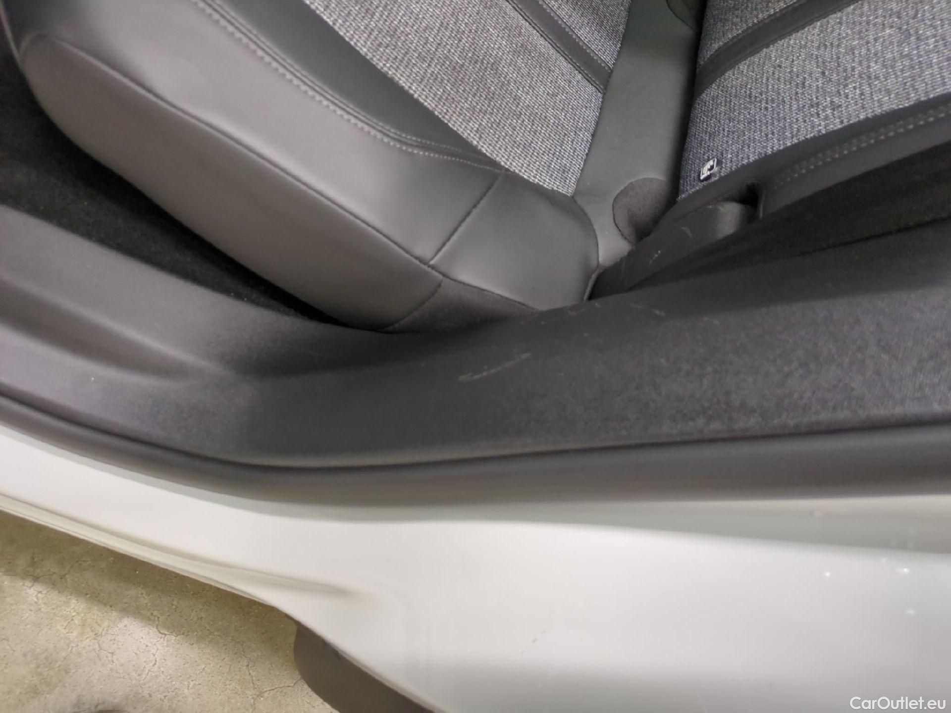  Peugeot  3008  Allure Business 1.2 PureTech 130CV BVA8 E6dT #3