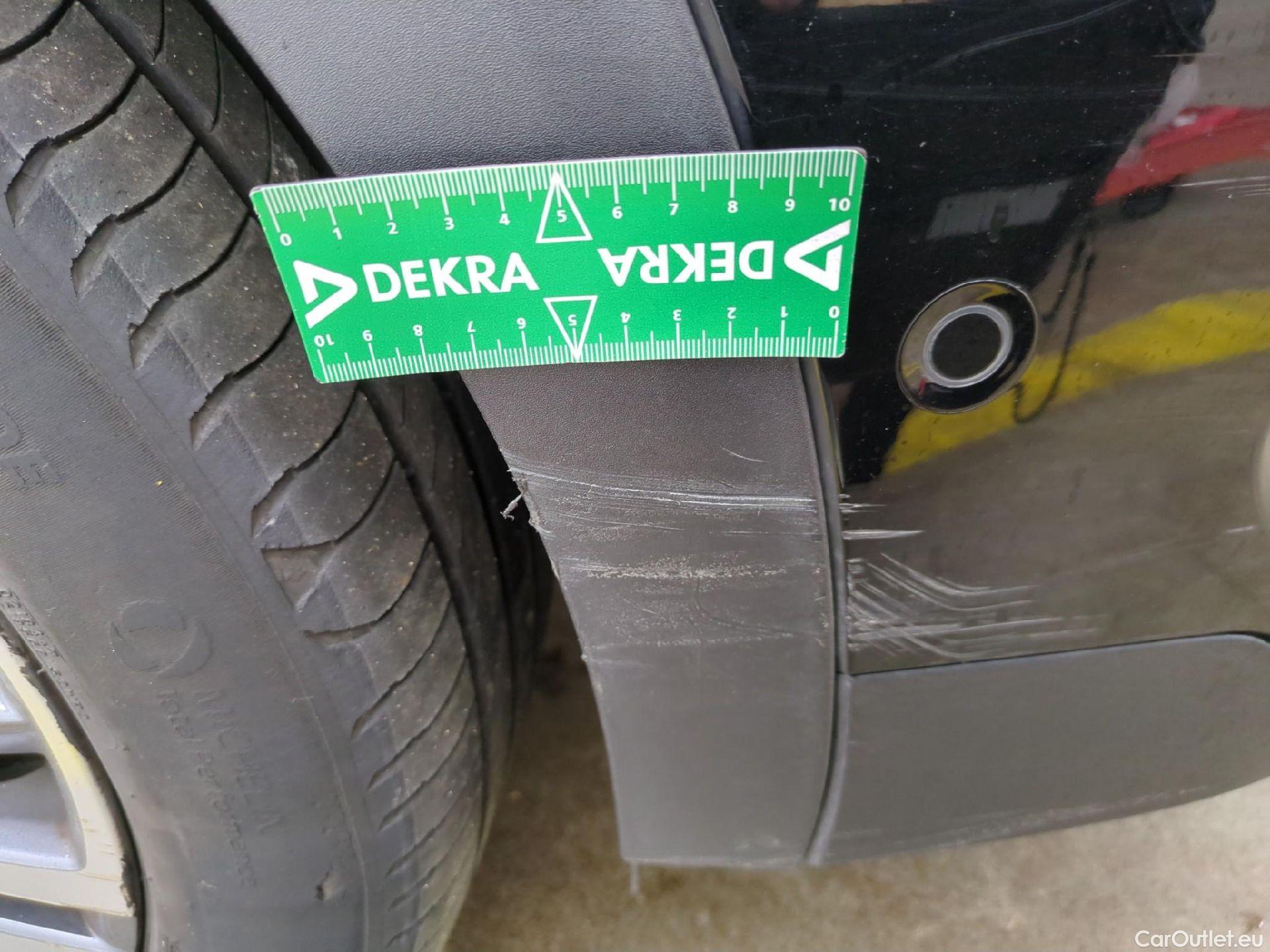  Peugeot  3008  II Allure 1.5 HDi 130CV BVA8 E6d #47