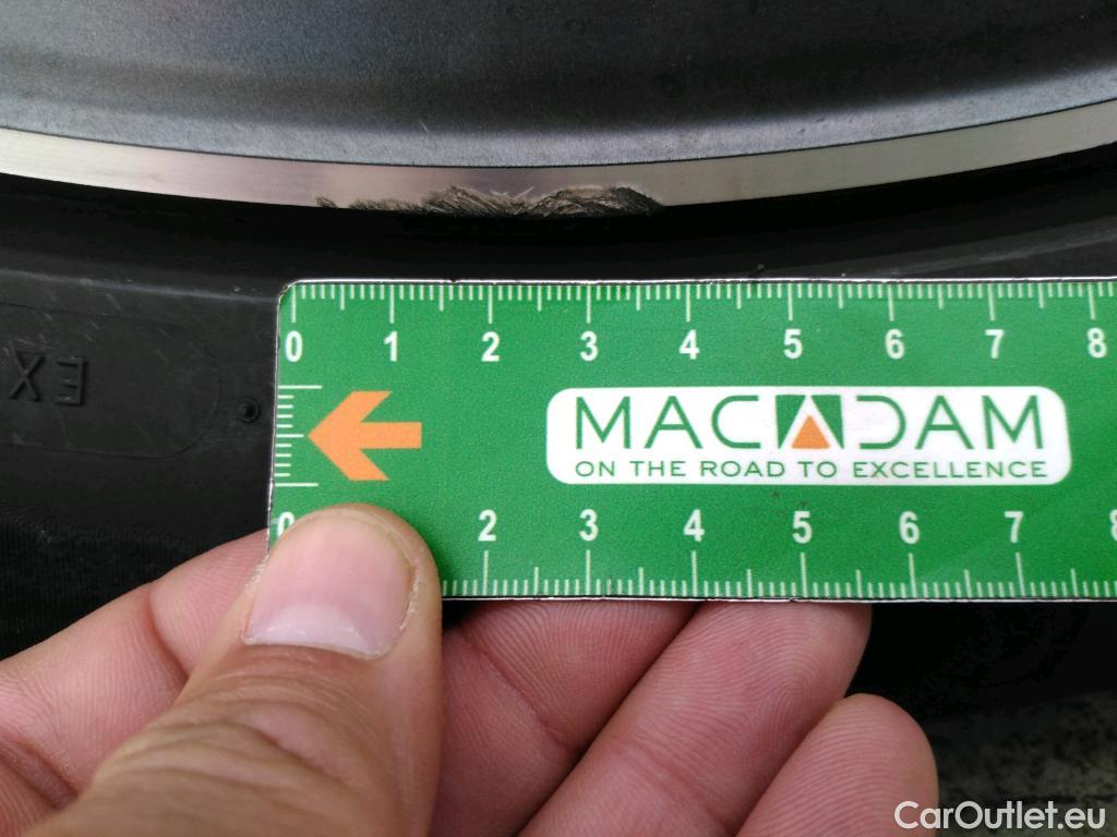  Mercedes  G-Klasee MERCEDES-BENZ GLC / 2019 / 5P / SUV GLC 300 de AMG Line 4Matic #7