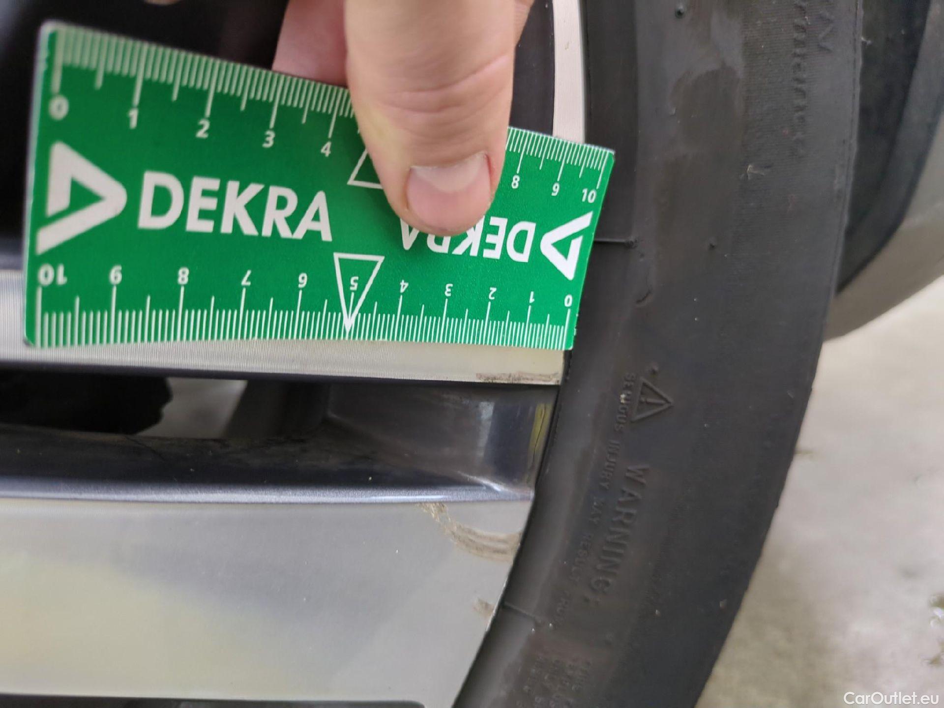  Peugeot  3008  II Allure 1.5 HDi 130CV BVA8 E6d #19