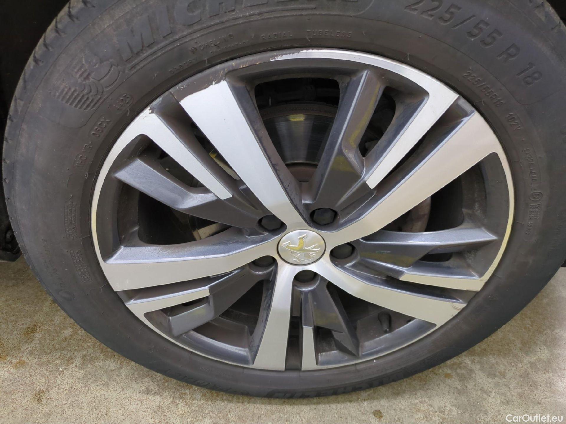  Peugeot  3008  II Allure 1.5 HDi 130CV BVA8 E6d #17