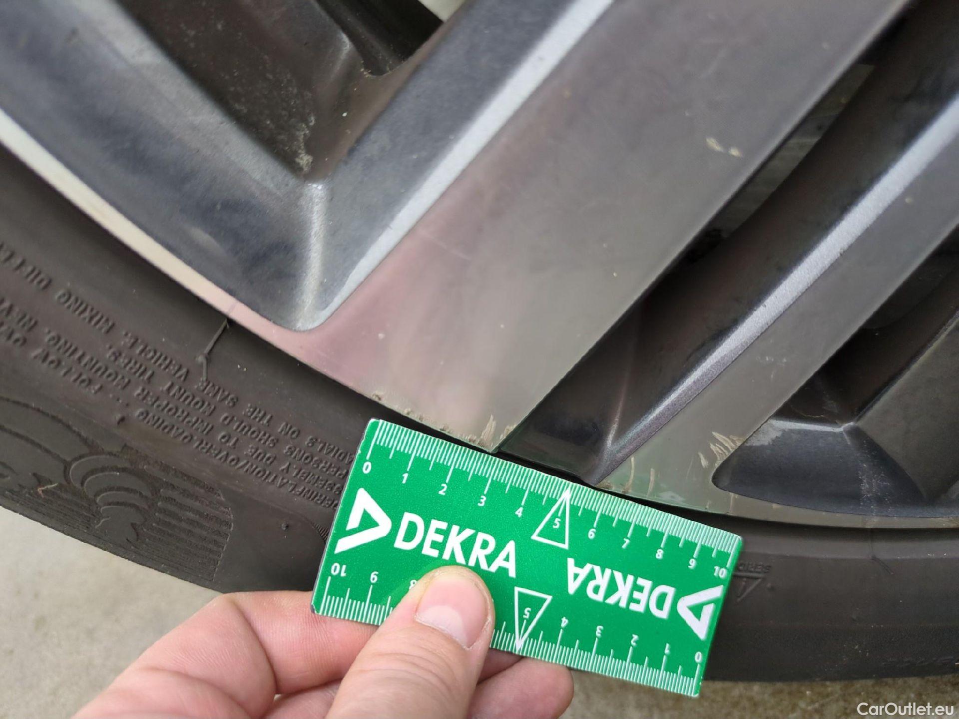  Peugeot  3008  II Allure 1.5 HDi 130CV BVA8 E6d #34