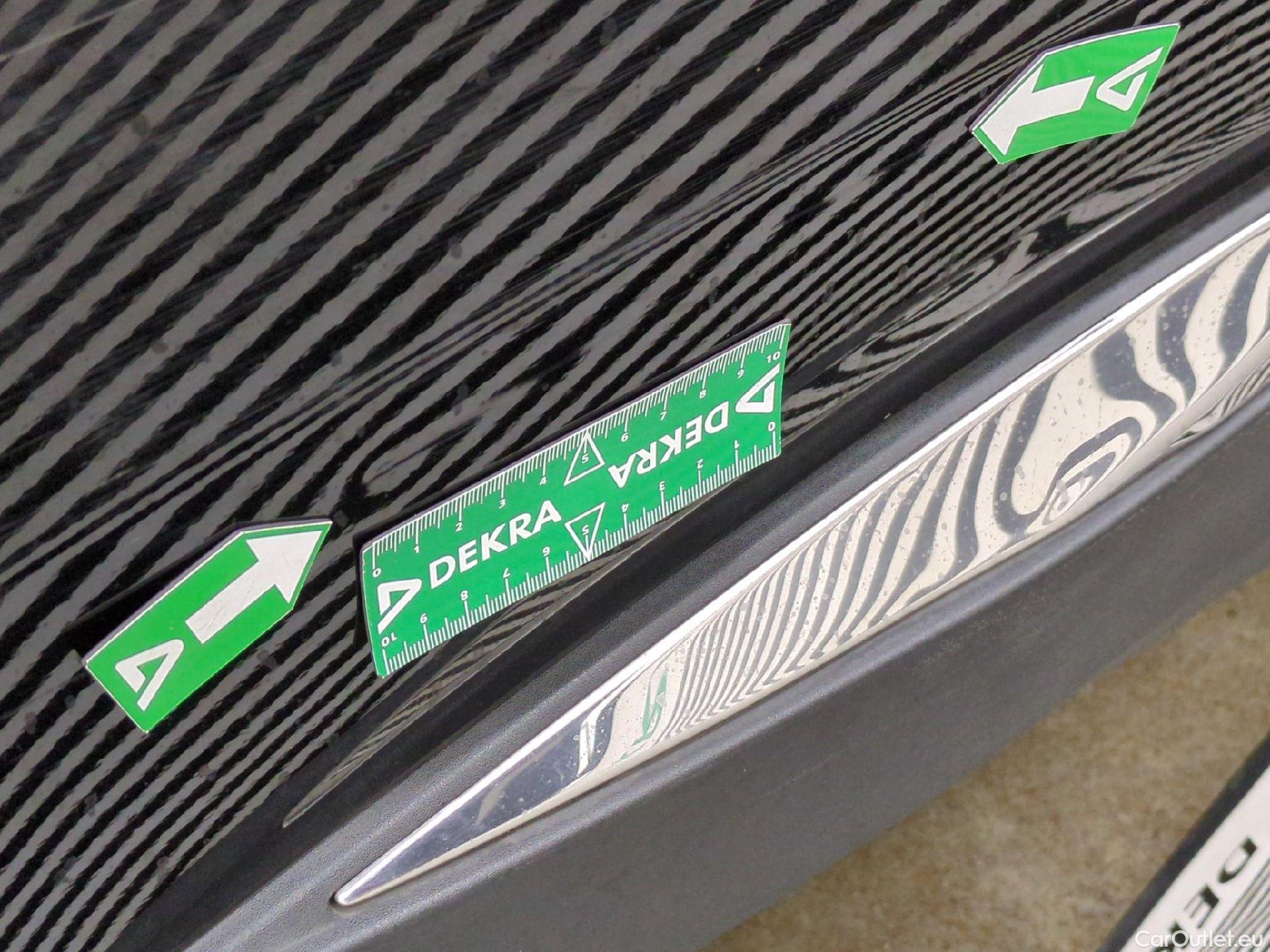  Peugeot  3008  II Allure 1.5 HDi 130CV BVA8 E6d #40