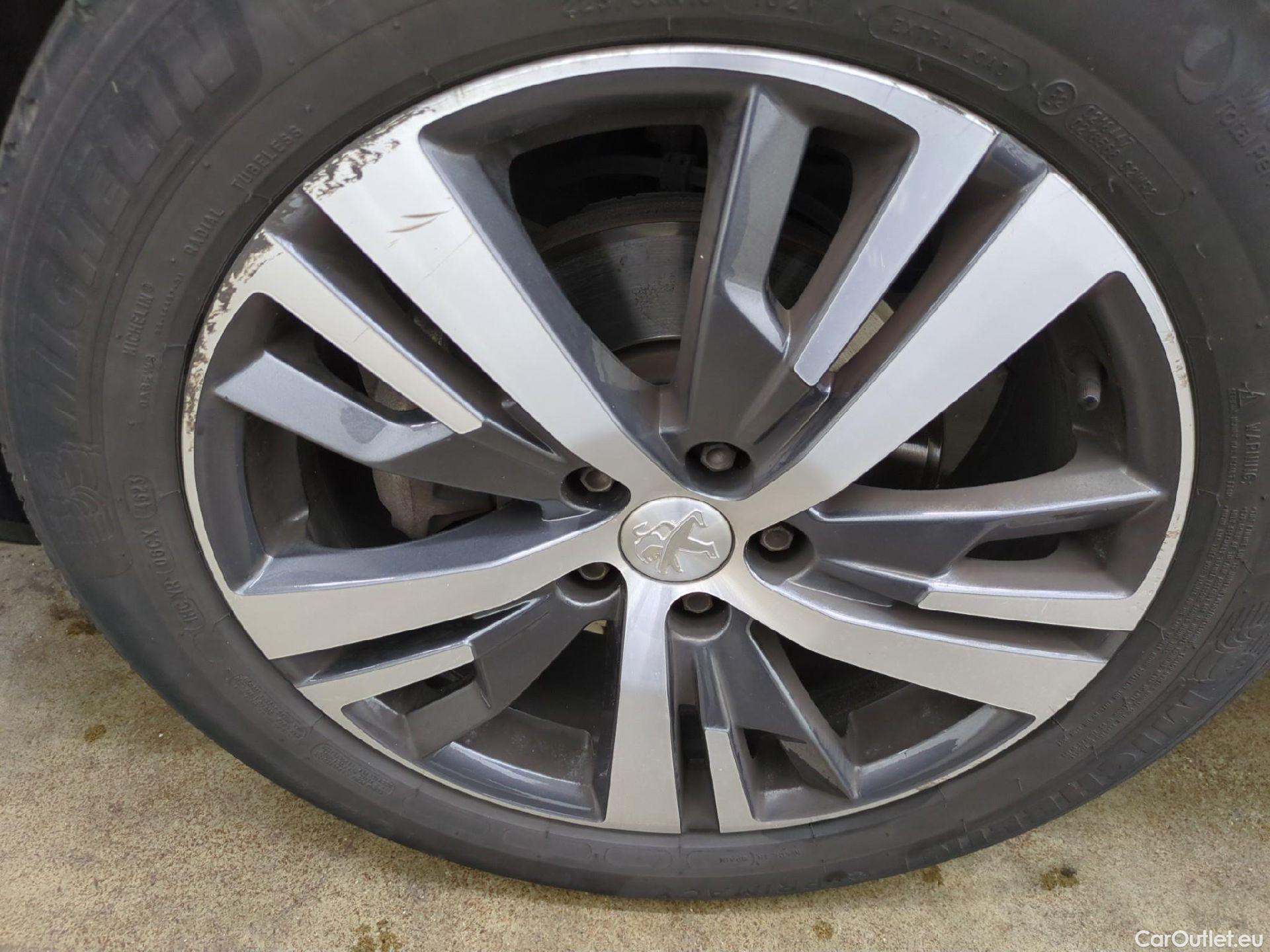  Peugeot  3008  II Allure 1.5 HDi 130CV BVA8 E6d #24