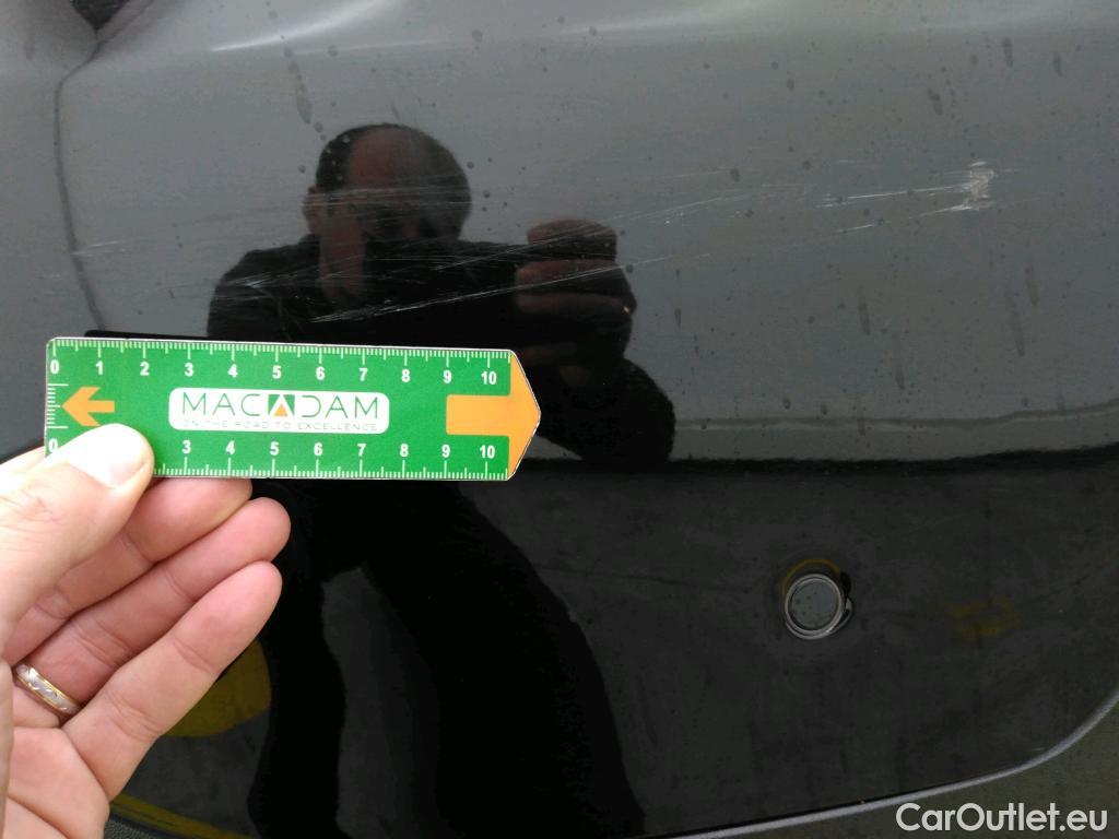  Mercedes  G-Klasee MERCEDES-BENZ GLC / 2019 / 5P / SUV GLC 300 de AMG Line 4Matic #18