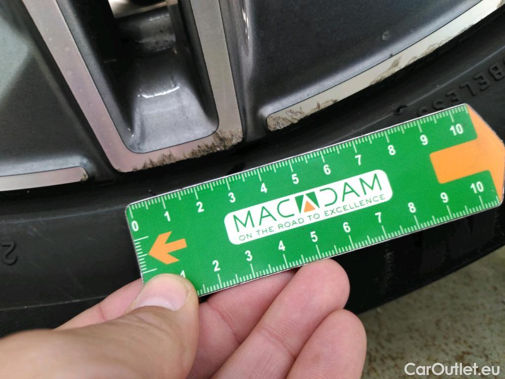  Mercedes  G-Klasee MERCEDES-BENZ GLC / 2019 / 5P / SUV GLC 300 de AMG Line 4Matic #6