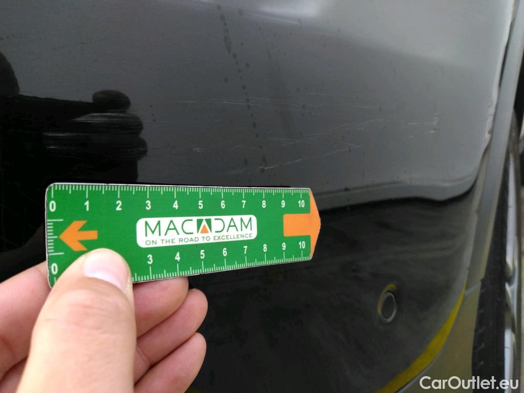  Mercedes  G-Klasee MERCEDES-BENZ GLC / 2019 / 5P / SUV GLC 300 de AMG Line 4Matic #17