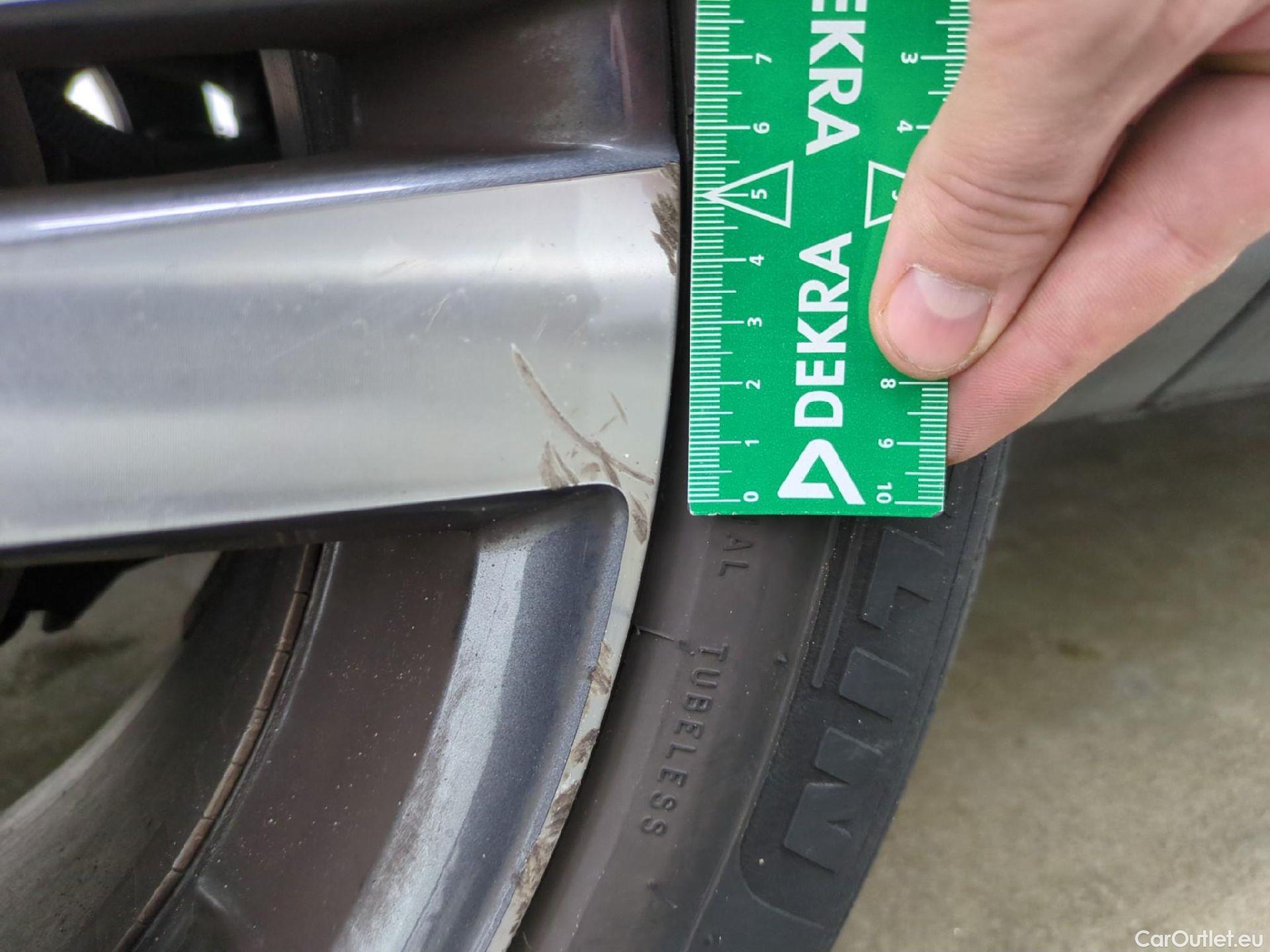  Peugeot  3008  II Allure 1.5 HDi 130CV BVA8 E6d #32