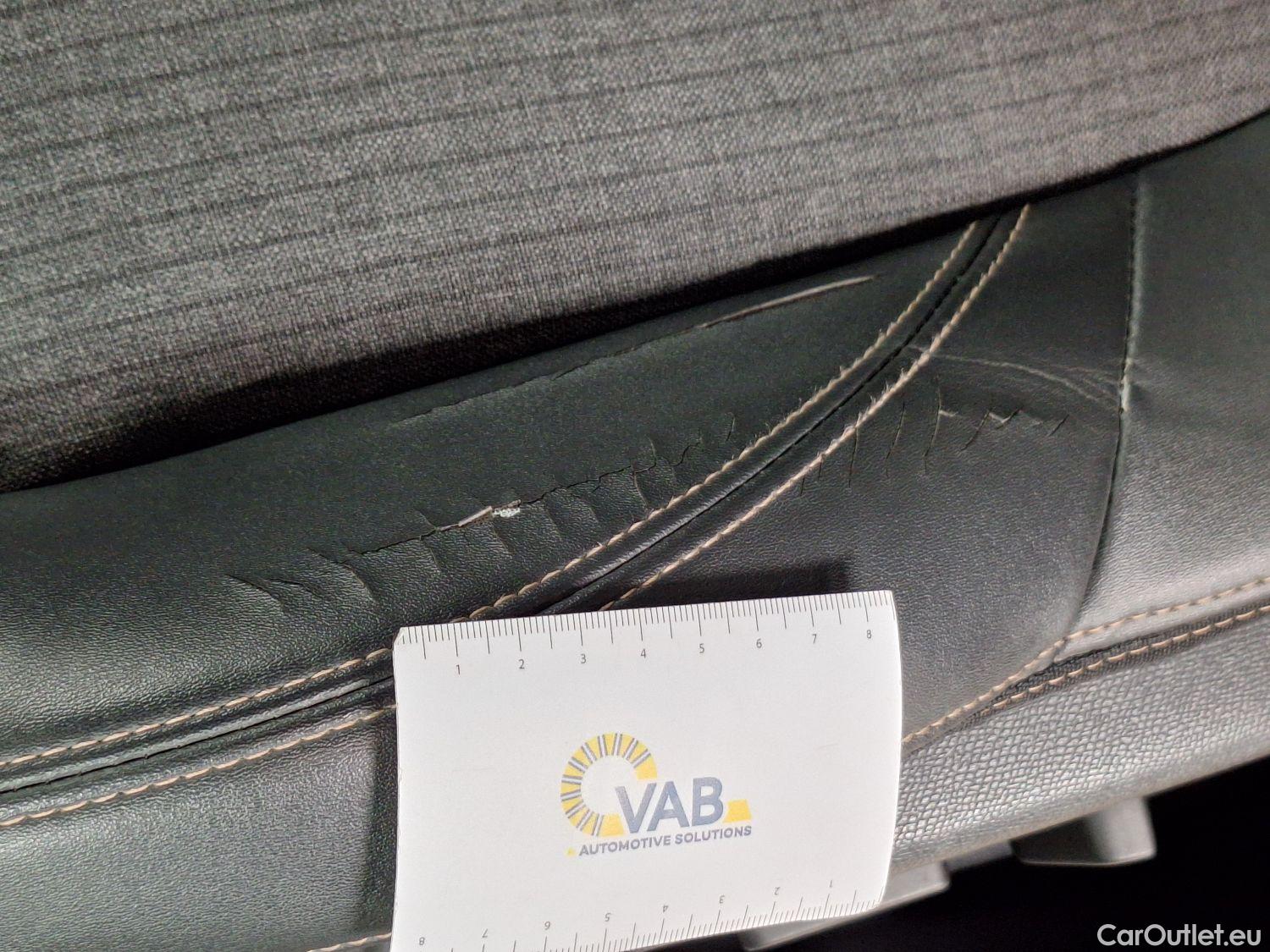  Peugeot  5008 Peugeot,  '16, Peugeot  1.5 BlueHDi 96kW S&S EAT8 GT Line 5d #31