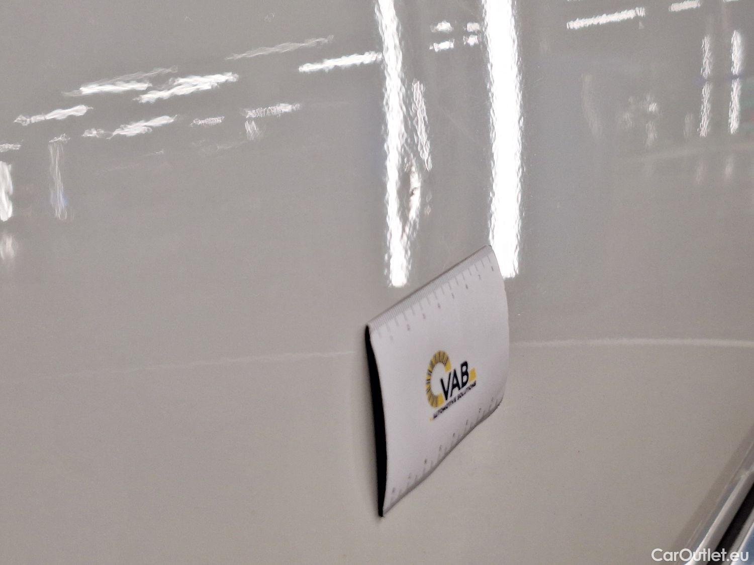  Peugeot  5008 Peugeot,  '16, Peugeot  1.5 BlueHDi 96kW S&S EAT8 GT Line 5d #42