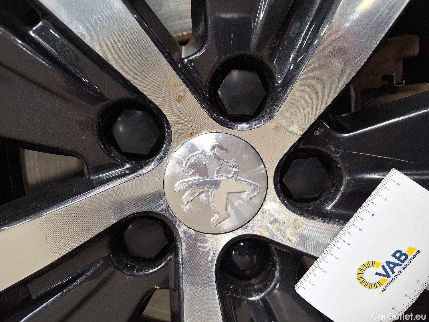  Peugeot  5008 Peugeot,  '16, Peugeot  1.5 BlueHDi 96kW S&S EAT8 GT Line 5d #25