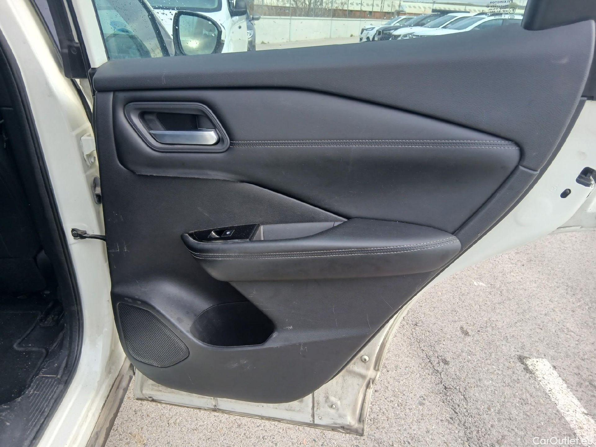  Nissan  Qashqai NISSAN  / 2021 / 5P / todoterreno DIG-T 103kW (140CV) mHEV 4x2 Acenta #58