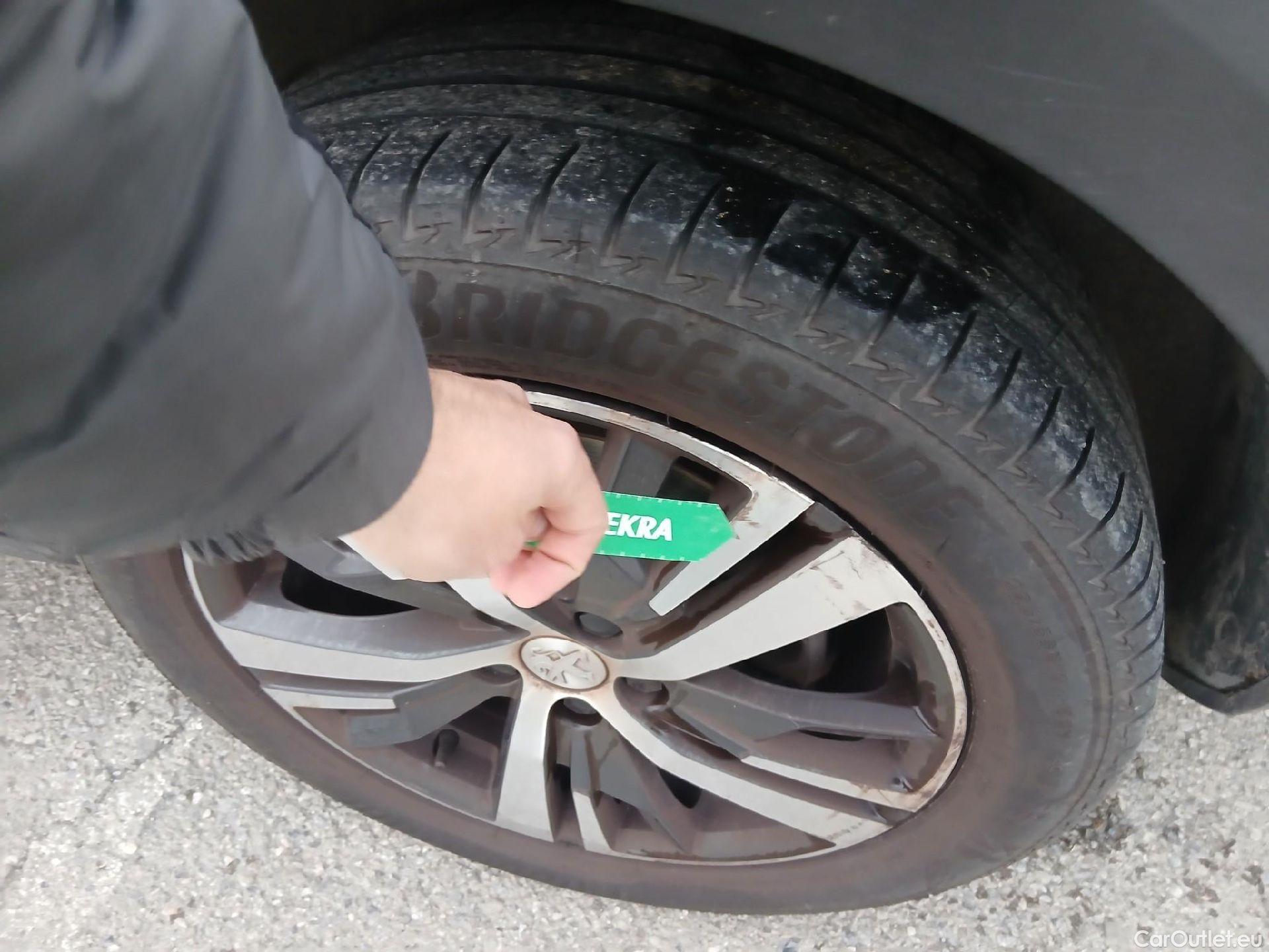  Peugeot  3008 PEUGEOT  / 2020 / 5P / todoterreno 1.5 BlueHDi 96kW (130CV) S&S Allure #14