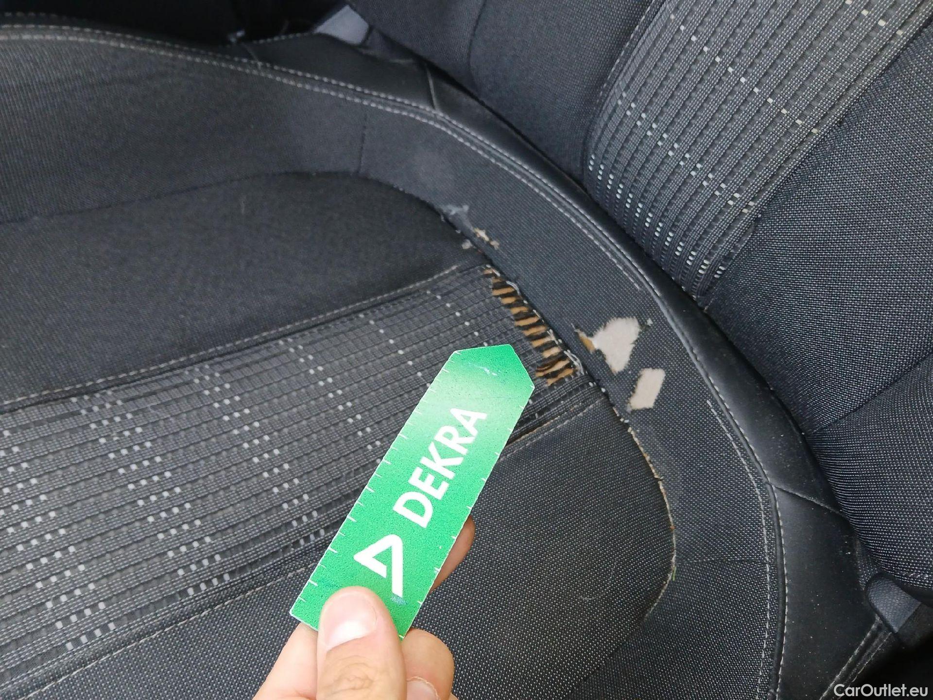  Peugeot  308 PEUGEOT  / 2017 / 5P / berlina con portón 5p Allure PureTech 130 S&S (CX) #6