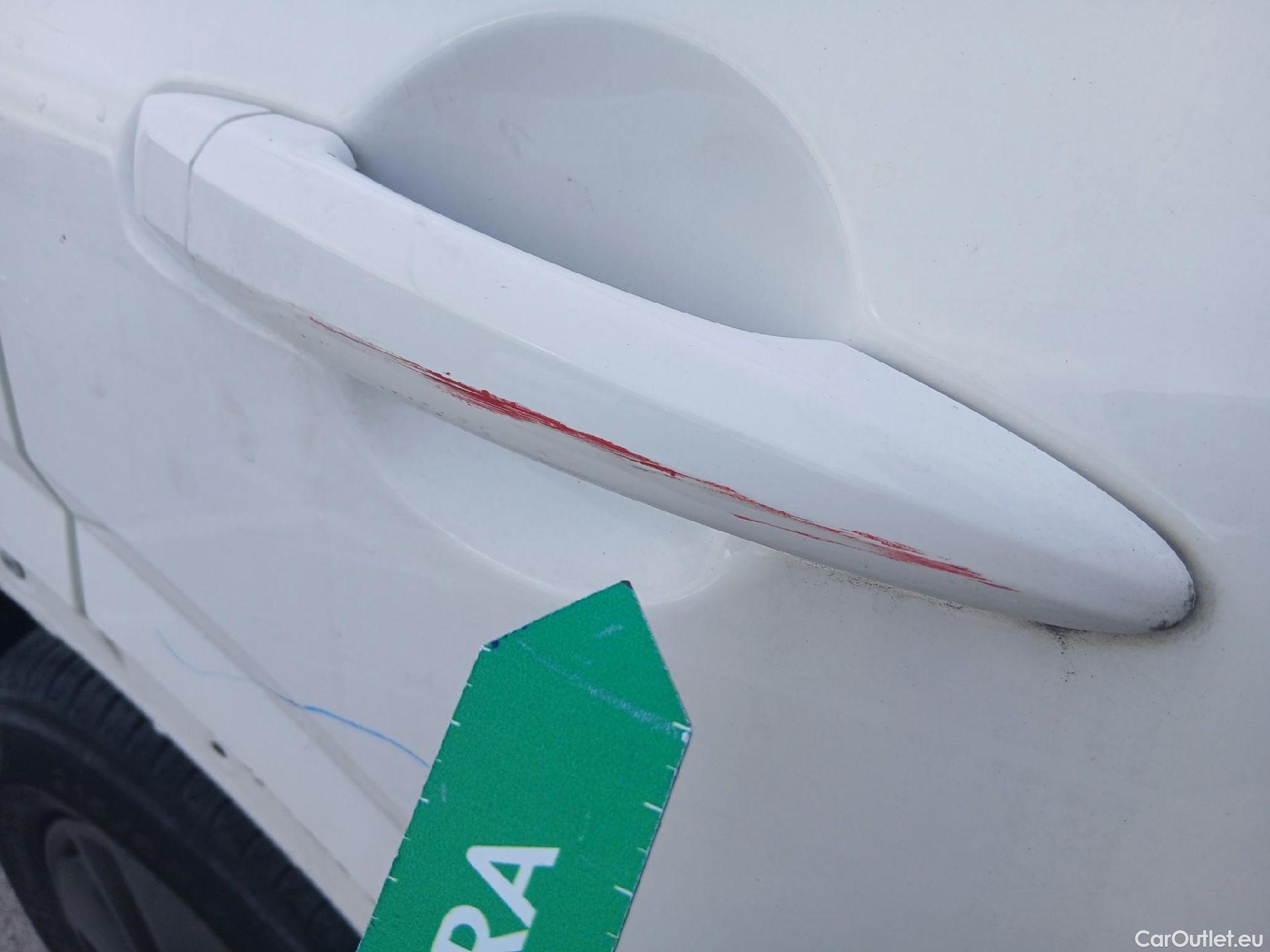  Nissan  Qashqai NISSAN  / 2021 / 5P / todoterreno DIG-T 103kW (140CV) mHEV 4x2 Acenta #30