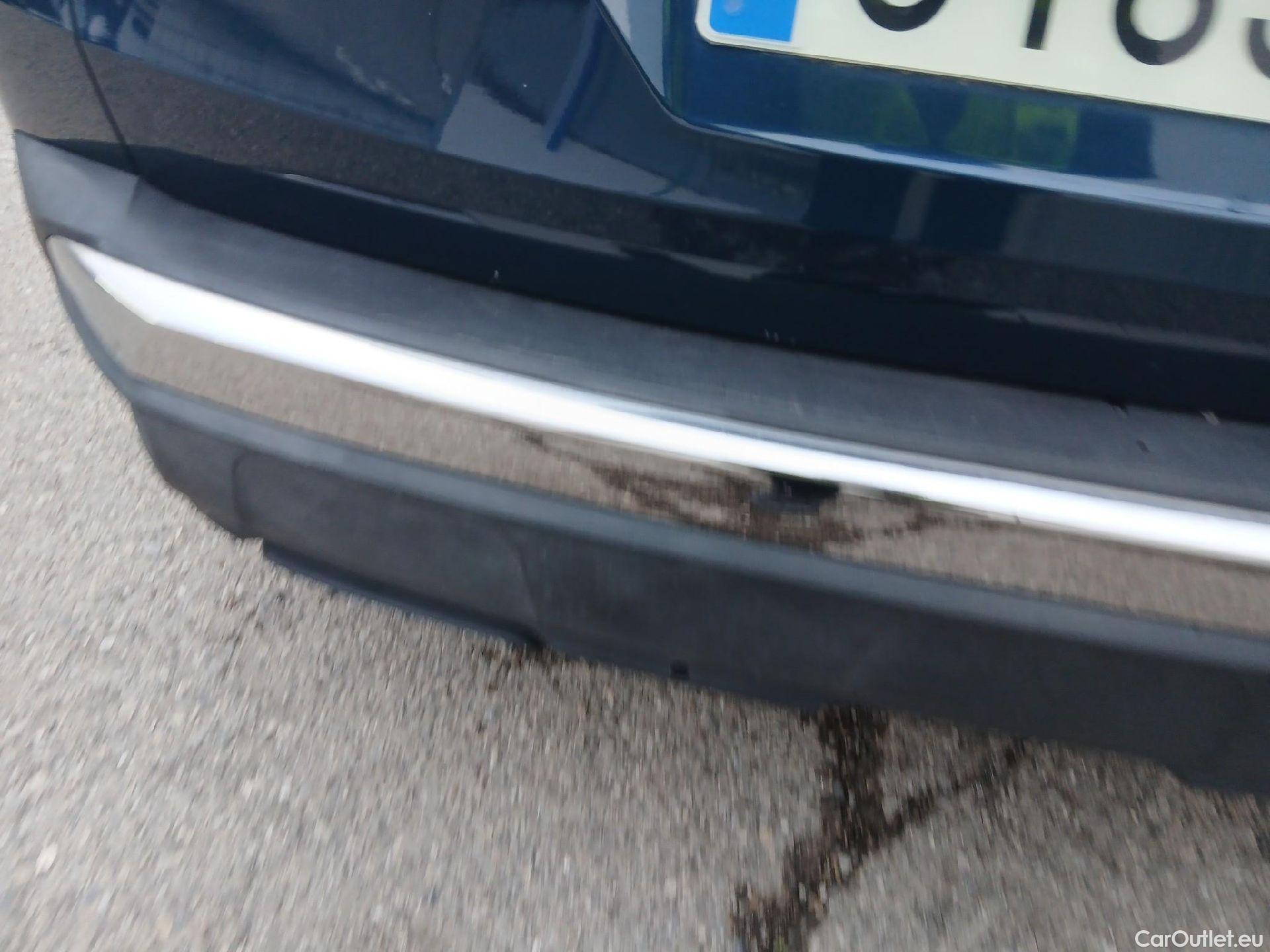  Peugeot  3008 PEUGEOT  / 2020 / 5P / todoterreno 1.5 BlueHDi 96kW (130CV) S&S Allure #18