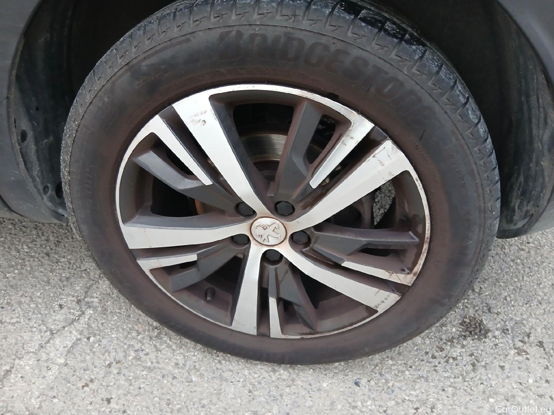  Peugeot  3008 PEUGEOT  / 2020 / 5P / todoterreno 1.5 BlueHDi 96kW (130CV) S&S Allure #13