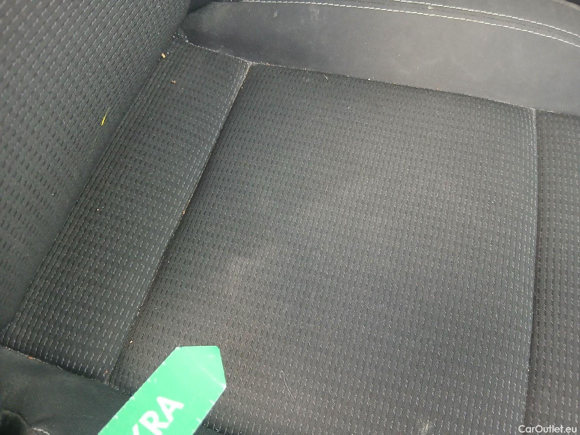  Nissan  Qashqai NISSAN  / 2021 / 5P / todoterreno DIG-T 103kW (140CV) mHEV 4x2 Acenta #48