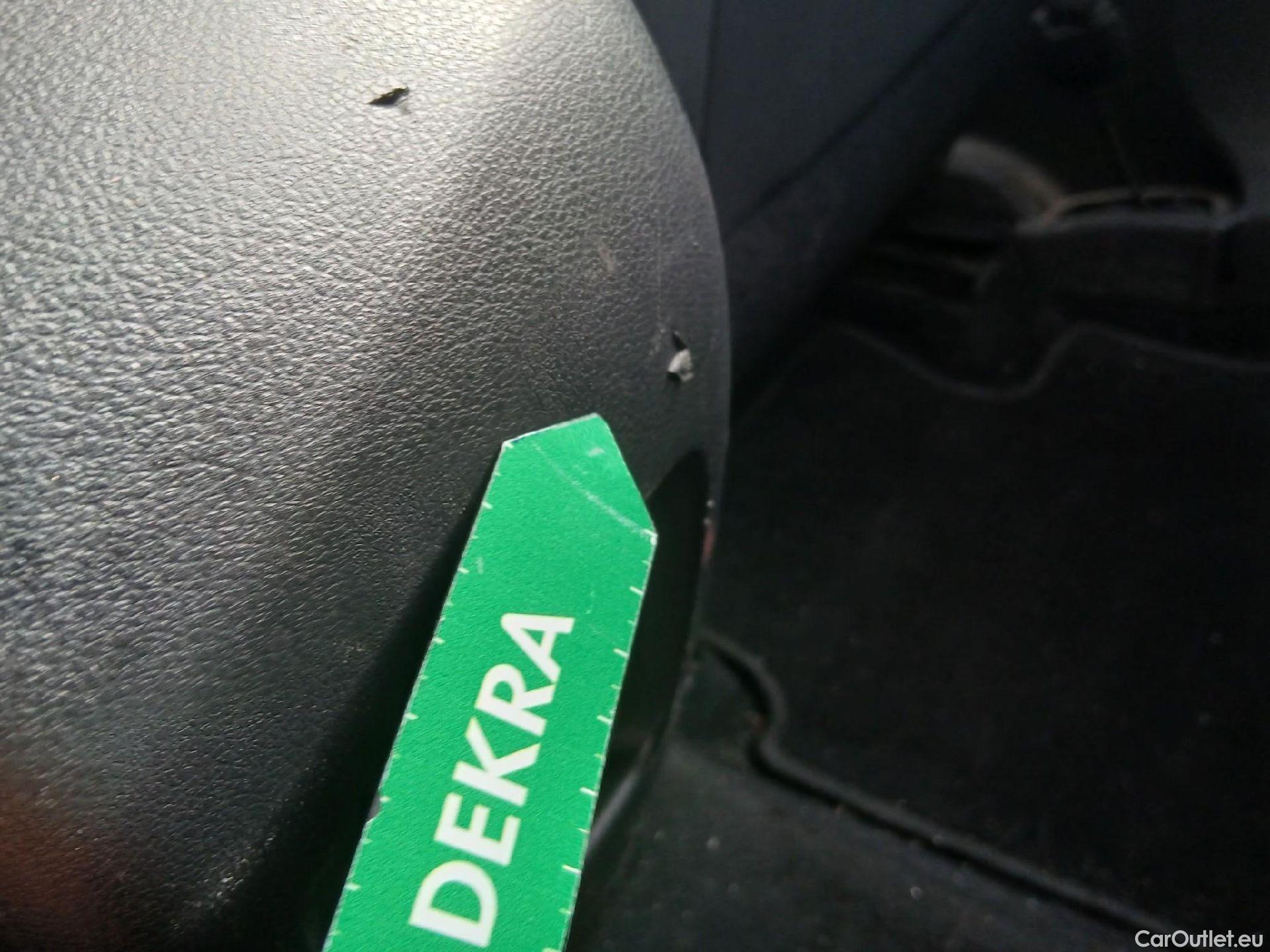  Nissan  Qashqai NISSAN  / 2021 / 5P / todoterreno DIG-T 103kW (140CV) mHEV 4x2 Acenta #68