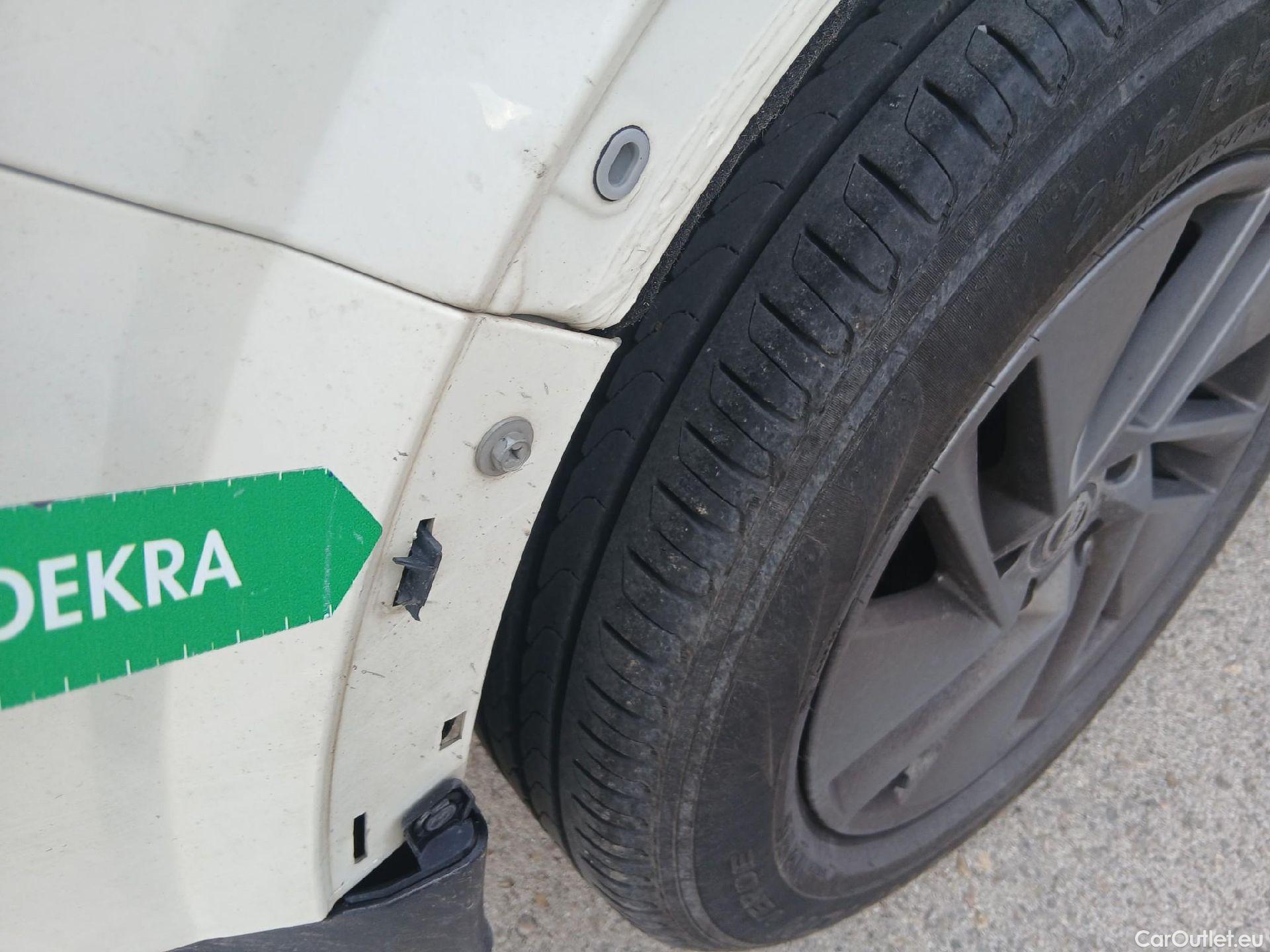  Nissan  Qashqai NISSAN  / 2021 / 5P / todoterreno DIG-T 103kW (140CV) mHEV 4x2 Acenta #26