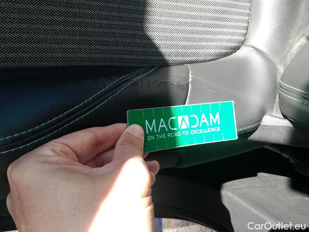  Peugeot  3008 PEUGEOT  / 2020 / 5P / todoterreno 1.5 BlueHDi 96kW (130CV) S&S Allure #25