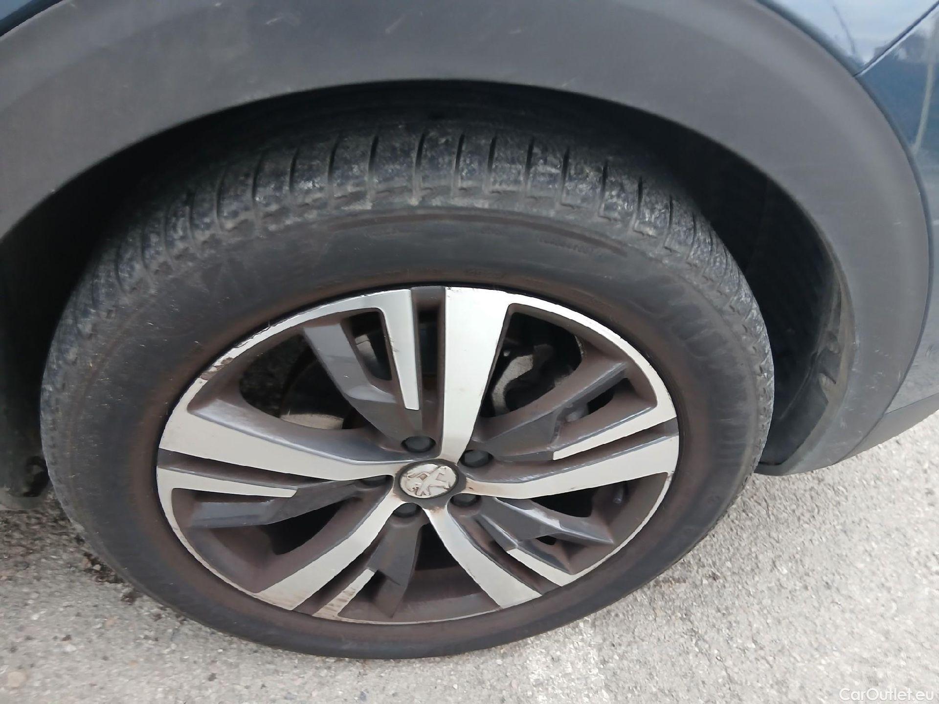  Peugeot  3008 PEUGEOT  / 2020 / 5P / todoterreno 1.5 BlueHDi 96kW (130CV) S&S Allure #24