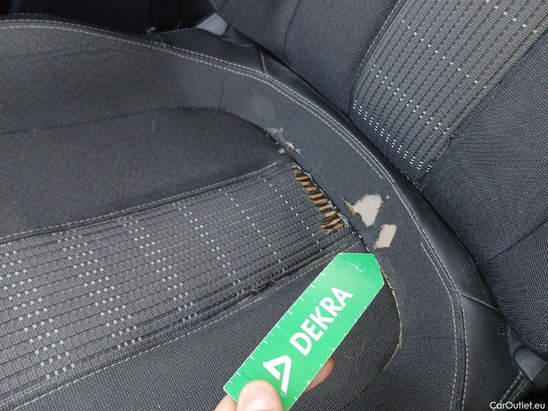  Peugeot  308 PEUGEOT  / 2017 / 5P / berlina con portón 5p Allure PureTech 130 S&S (CX) #7