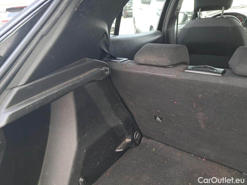  Peugeot  2008 PEUGEOT  / 2019 / 5P / todoterreno Active BlueHDI 81kW (110CV) #3