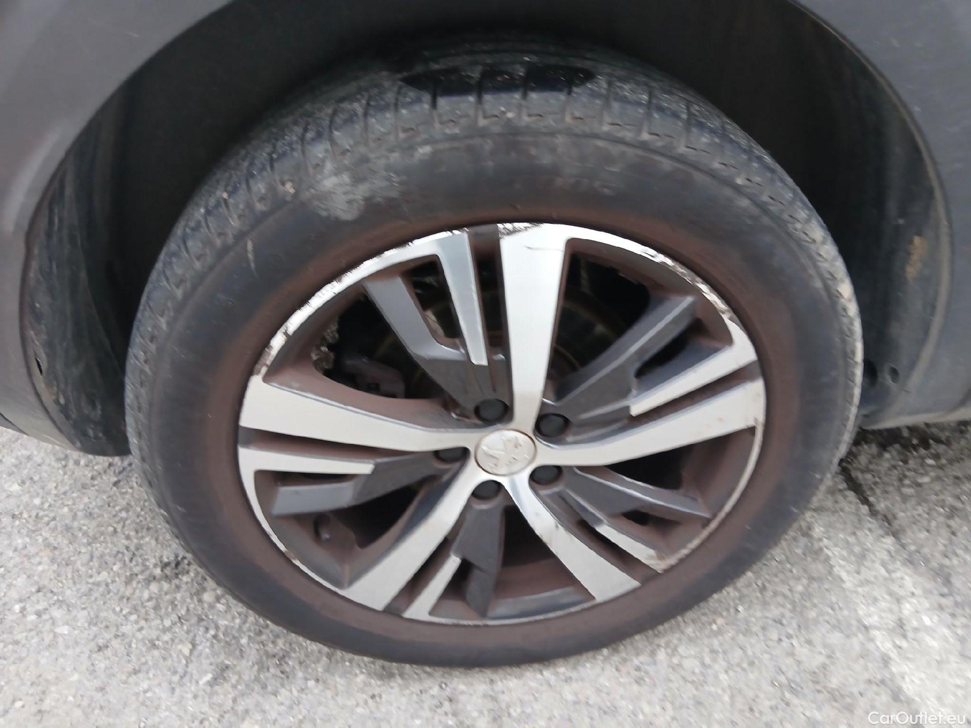  Peugeot  3008 PEUGEOT  / 2020 / 5P / todoterreno 1.5 BlueHDi 96kW (130CV) S&S Allure #19