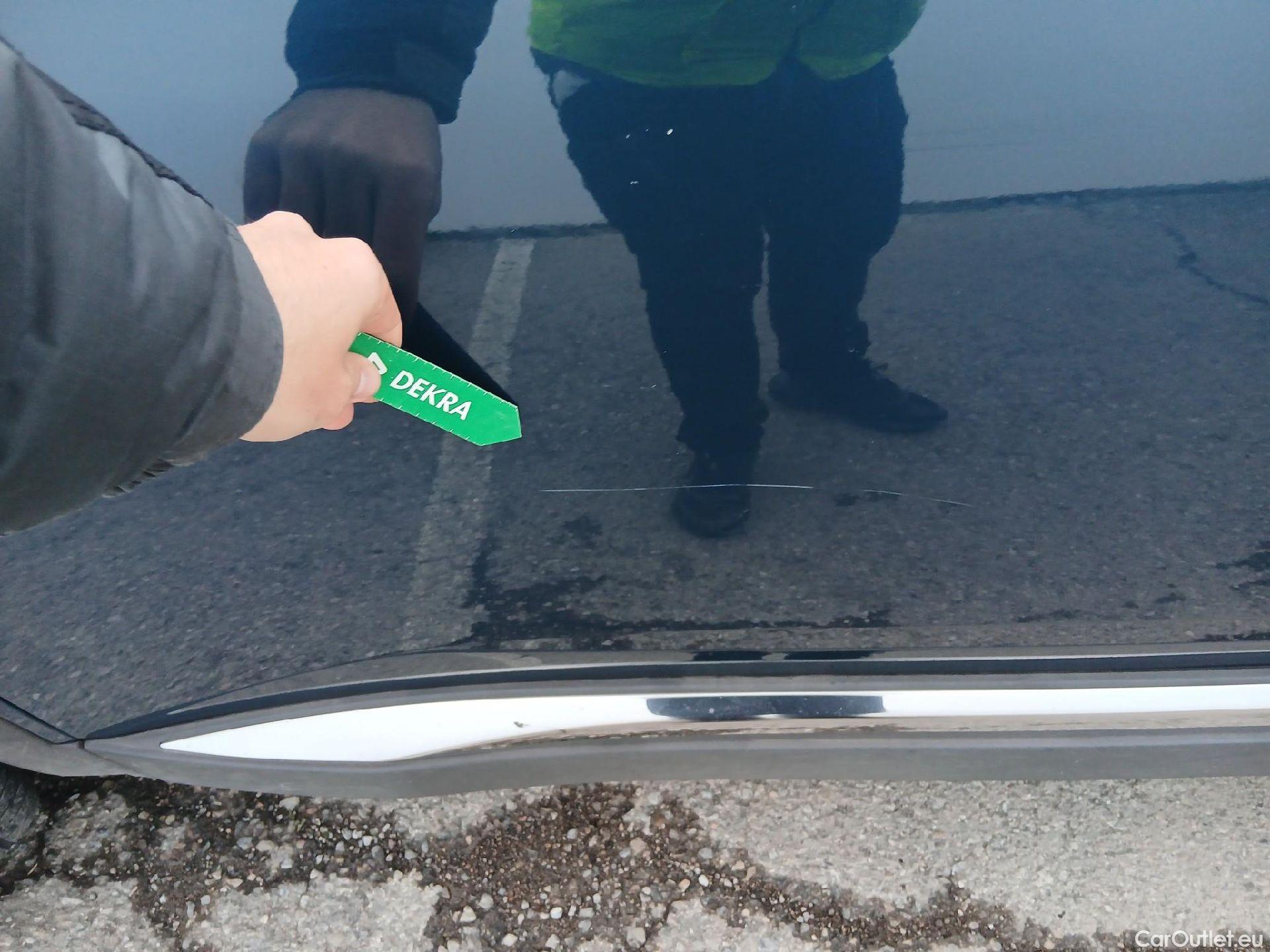  Peugeot  3008 PEUGEOT  / 2020 / 5P / todoterreno 1.5 BlueHDi 96kW (130CV) S&S Allure #29