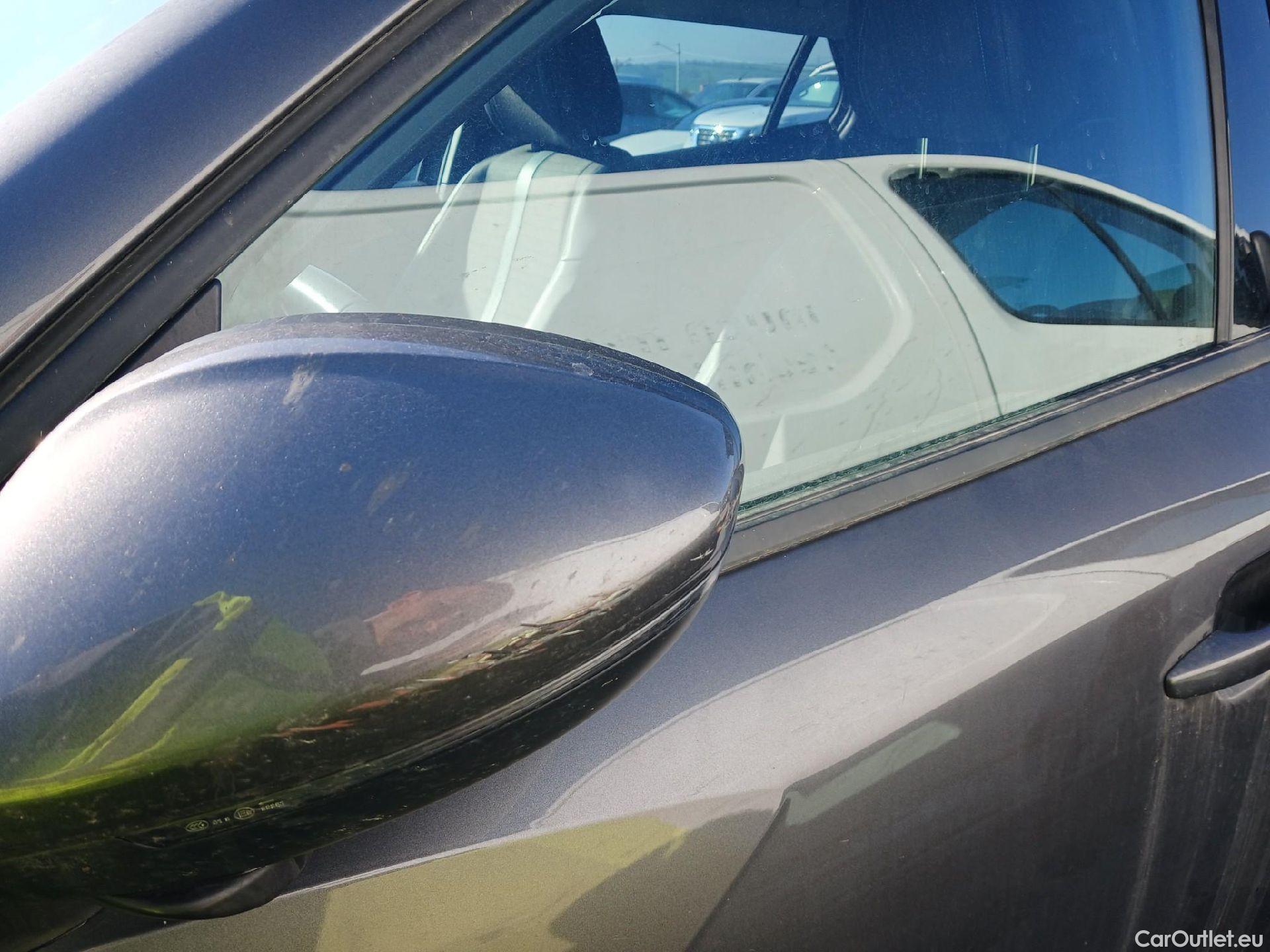  Peugeot  2008 PEUGEOT  / 2019 / 5P / todoterreno Allure Pack Puretech 130 S&S EAT8 (AC2) #11