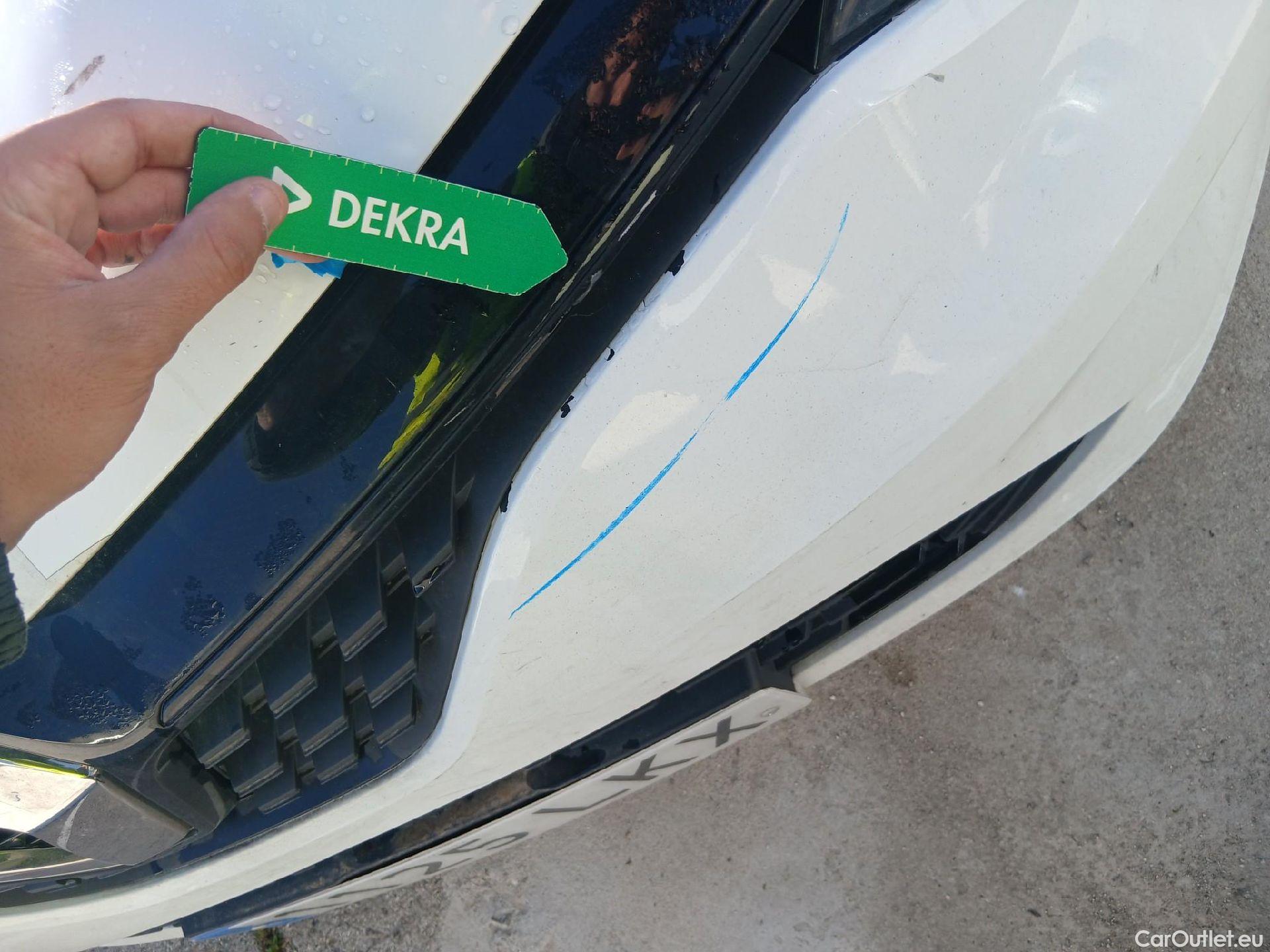  Renault  Clio RENAULT  / 2019 / 5P / berlina con portón Business TCe 74 kW (100CV) GLP #33