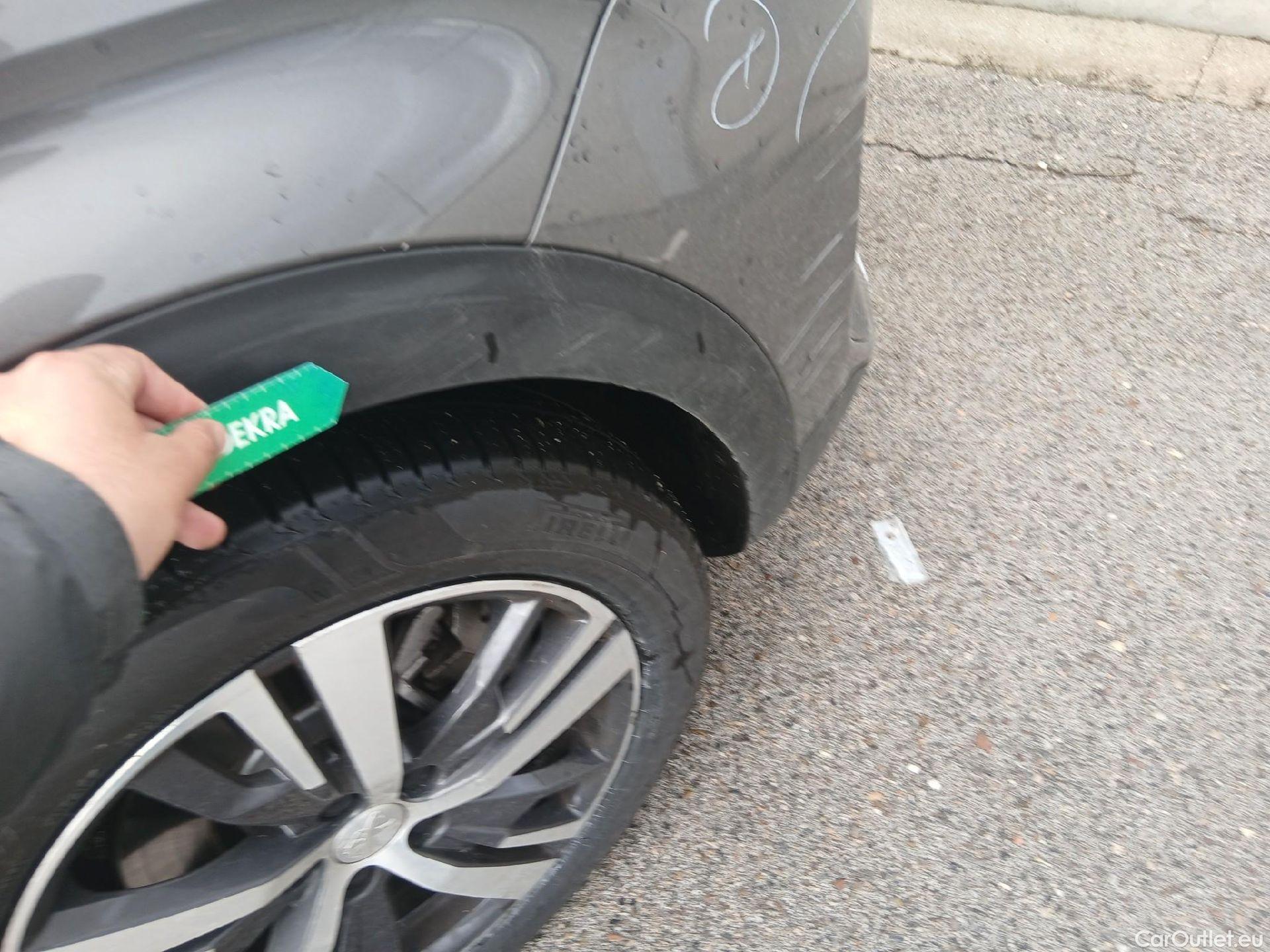  Peugeot  3008 PEUGEOT  Hybrid / 2020 / 5P / todoterreno 225 e-EAT8 Allure (AC2) #20