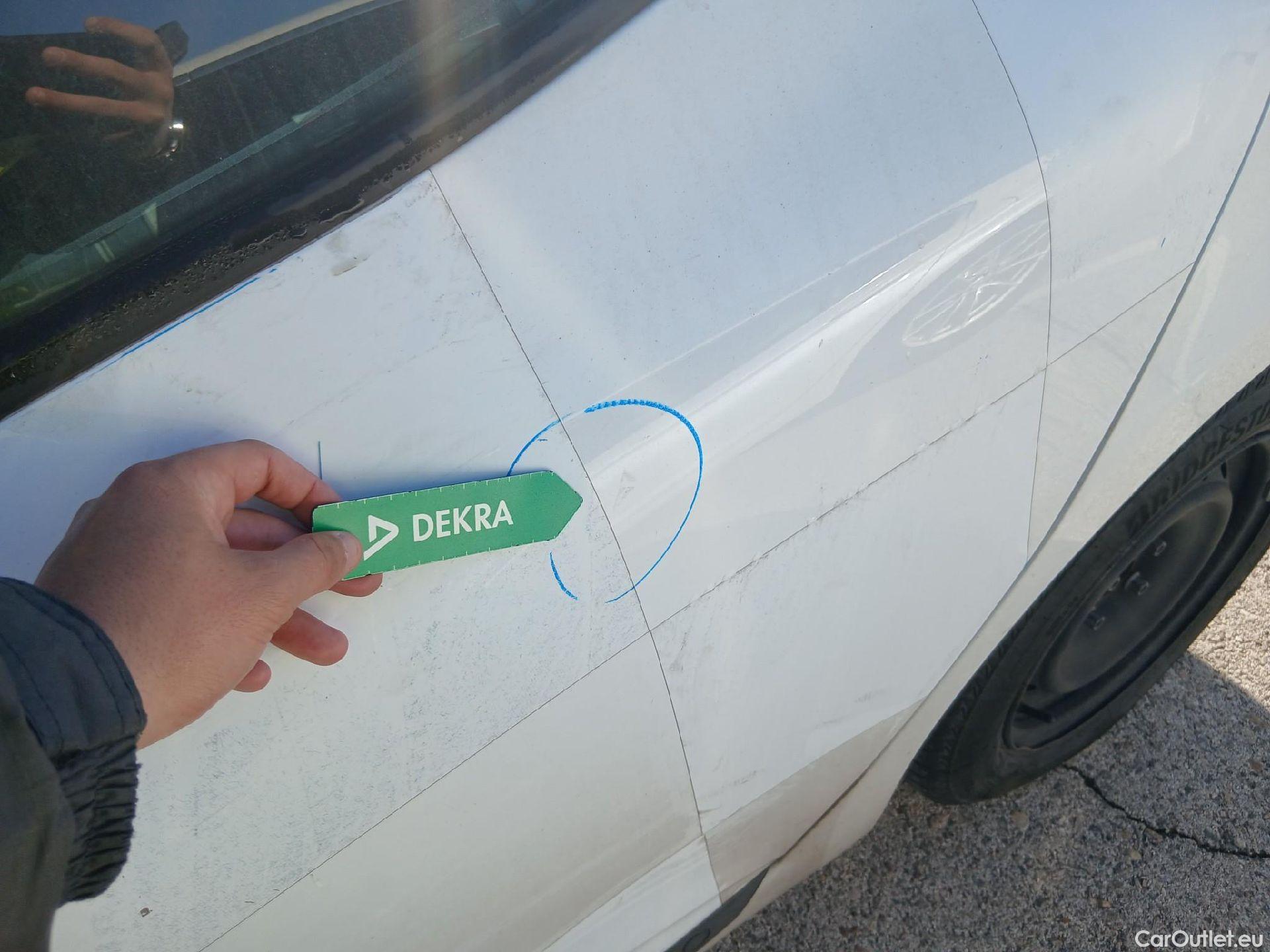  Renault  Clio RENAULT  / 2019 / 5P / berlina con portón Business TCe 74 kW (100CV) GLP #20