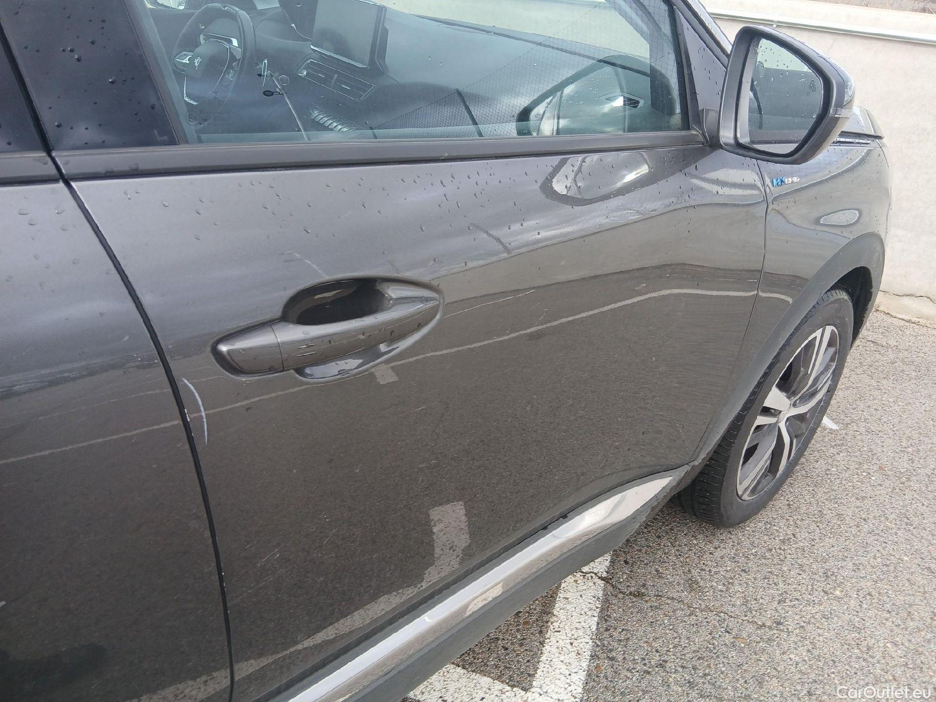  Peugeot  3008 PEUGEOT  Hybrid / 2020 / 5P / todoterreno 225 e-EAT8 Allure (AC2) #18