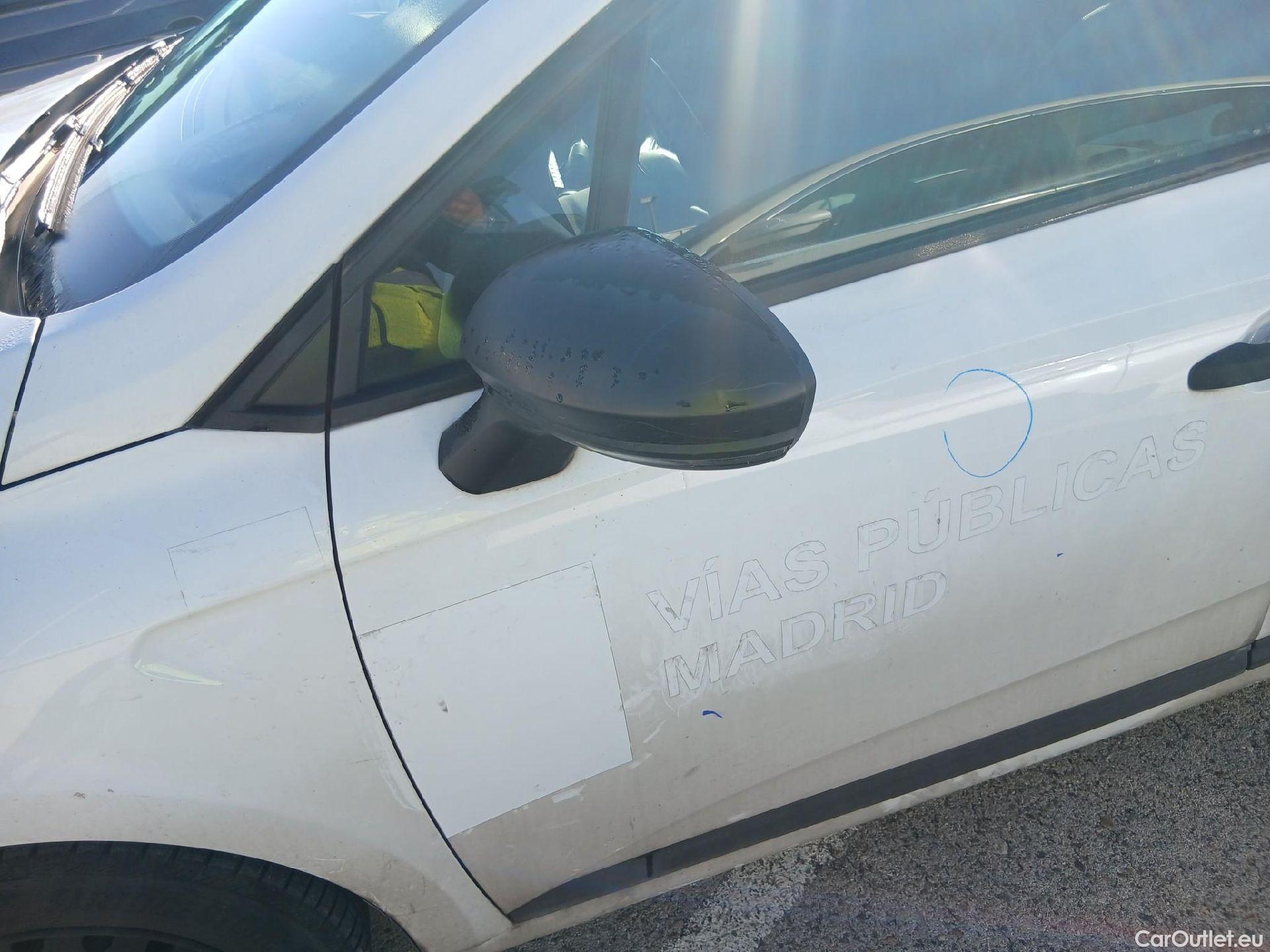  Renault  Clio RENAULT  / 2019 / 5P / berlina con portón Business TCe 74 kW (100CV) GLP #13