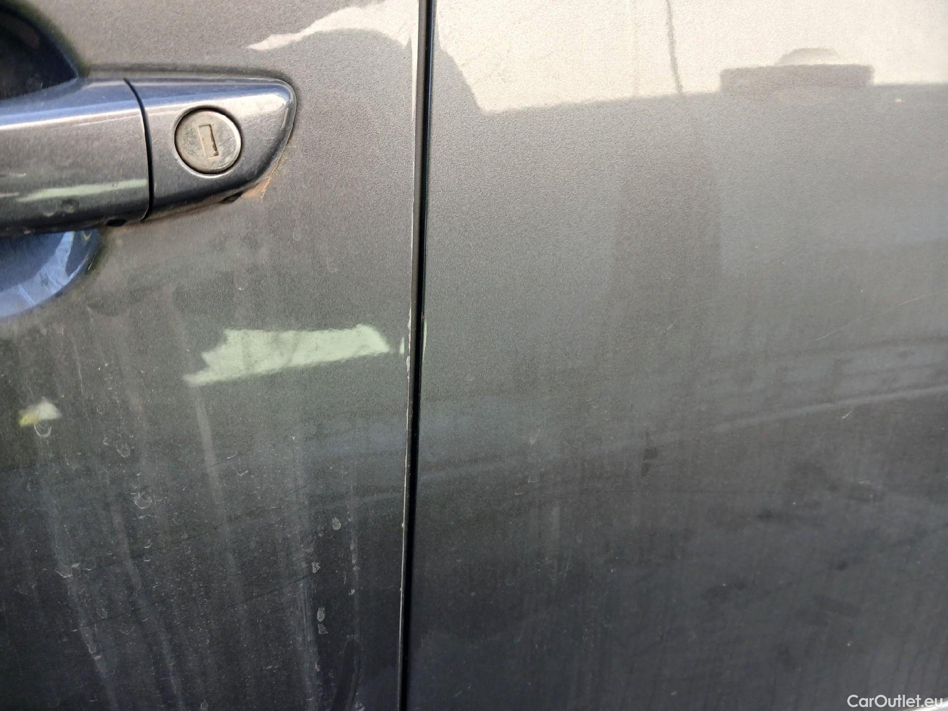  Peugeot  2008 PEUGEOT  / 2019 / 5P / todoterreno Allure Pack Puretech 130 S&S EAT8 (AC2) #16