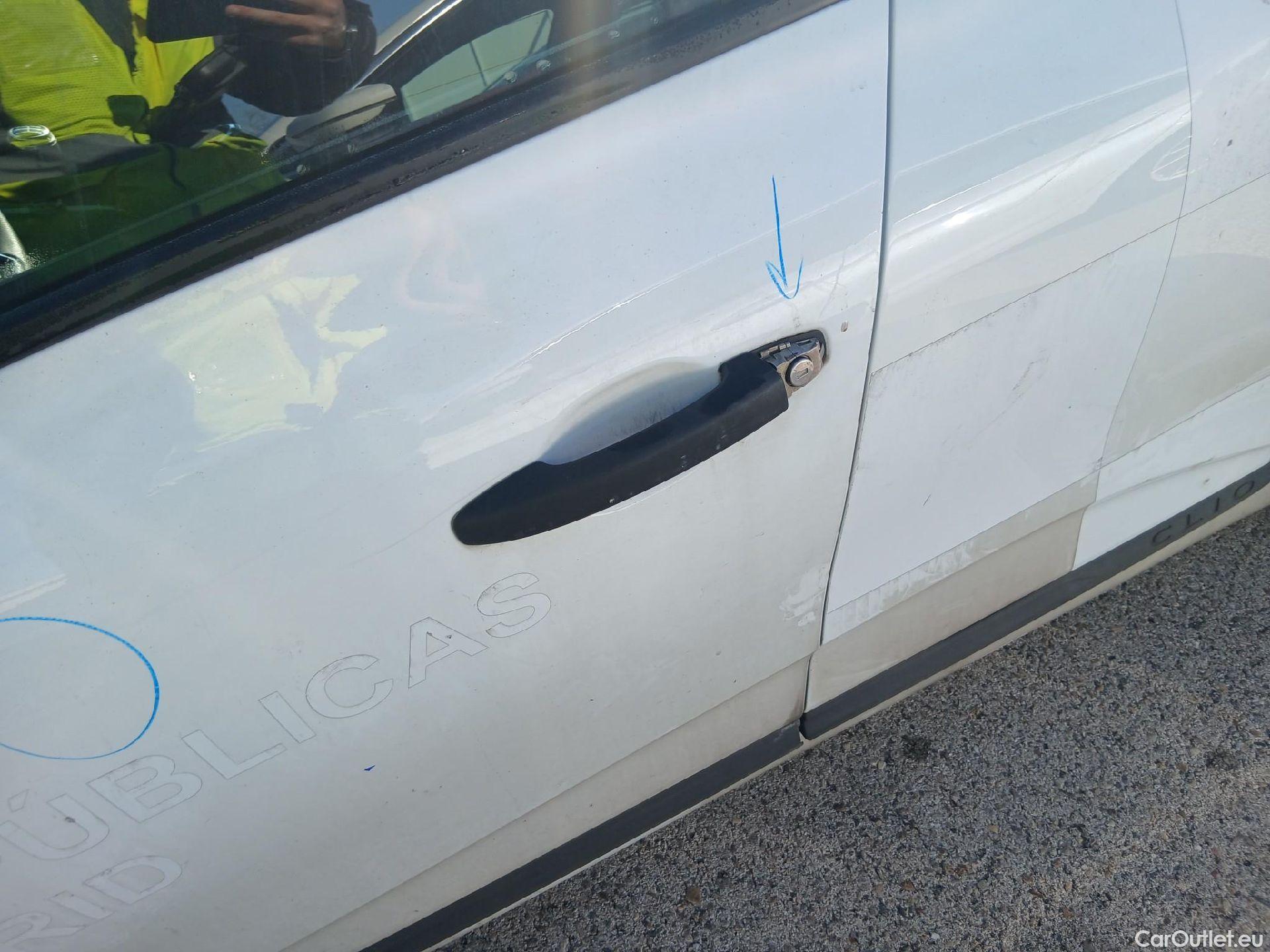  Renault  Clio RENAULT  / 2019 / 5P / berlina con portón Business TCe 74 kW (100CV) GLP #21